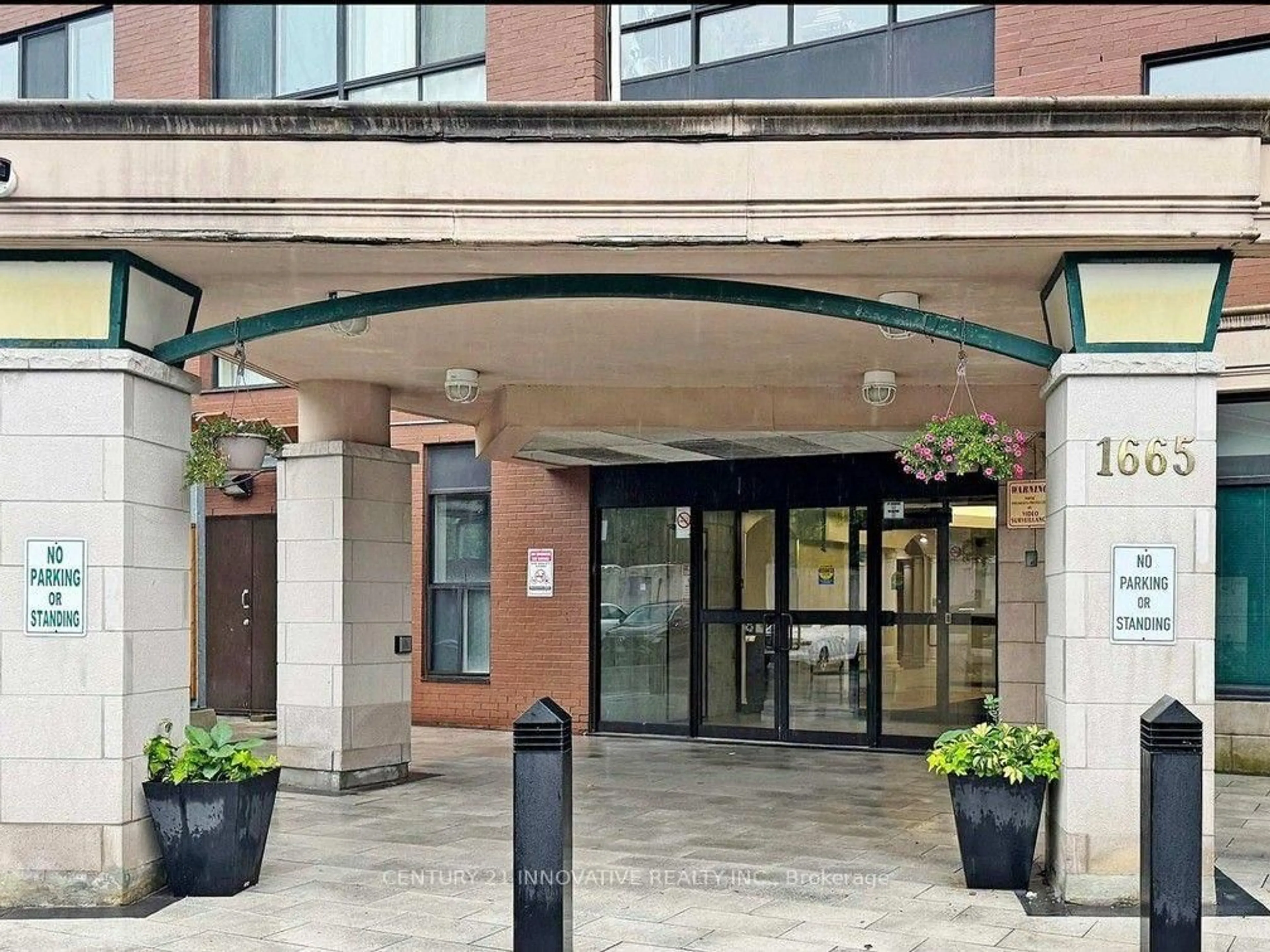 Indoor foyer for 1665 Victoria Park Ave #Unit 207, Toronto Ontario M1R 5E5