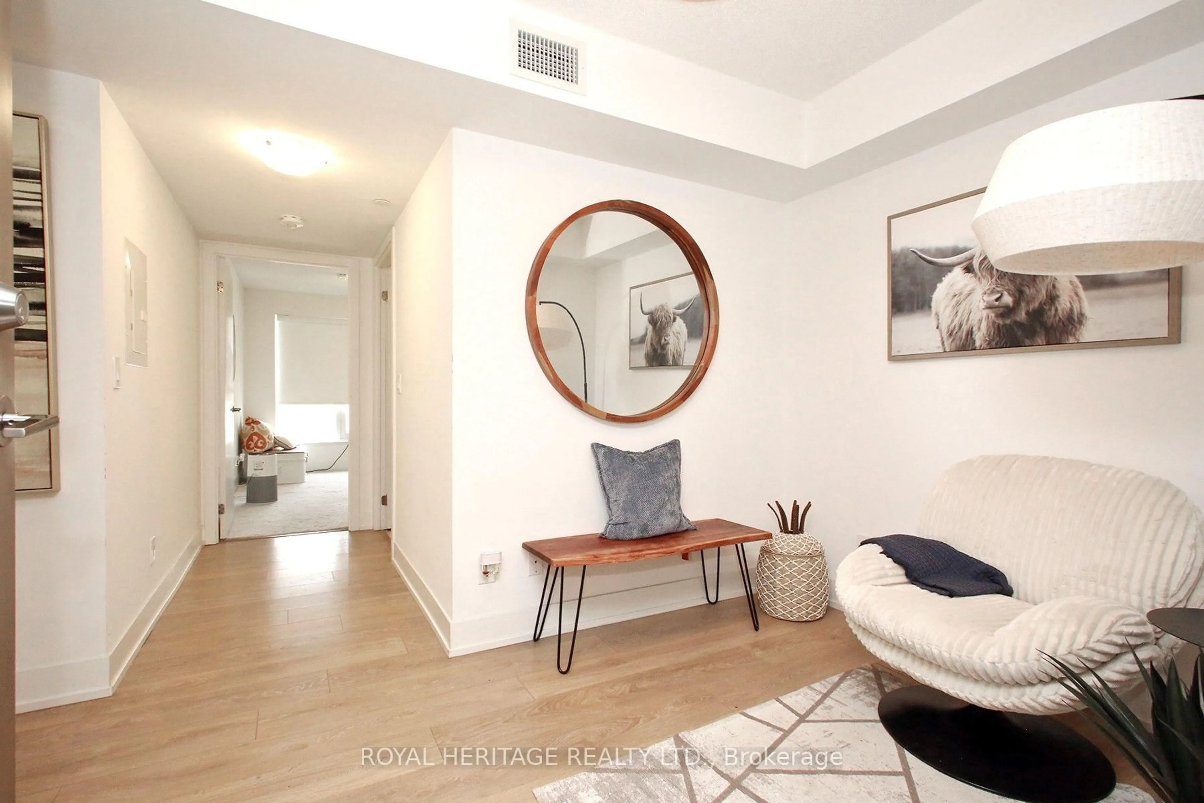 Indoor entryway for 1255 Bayly St #1507, Pickering Ontario L1W 0B6