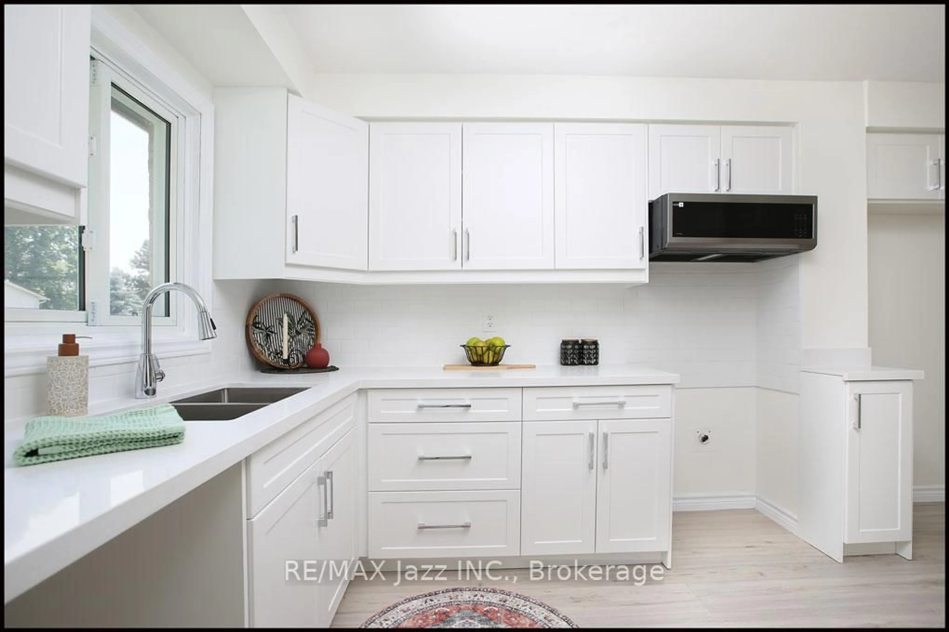 Standard kitchen, ceramic/tile floor for 611 Galahad Dr #90, Oshawa Ontario L1K 1M1