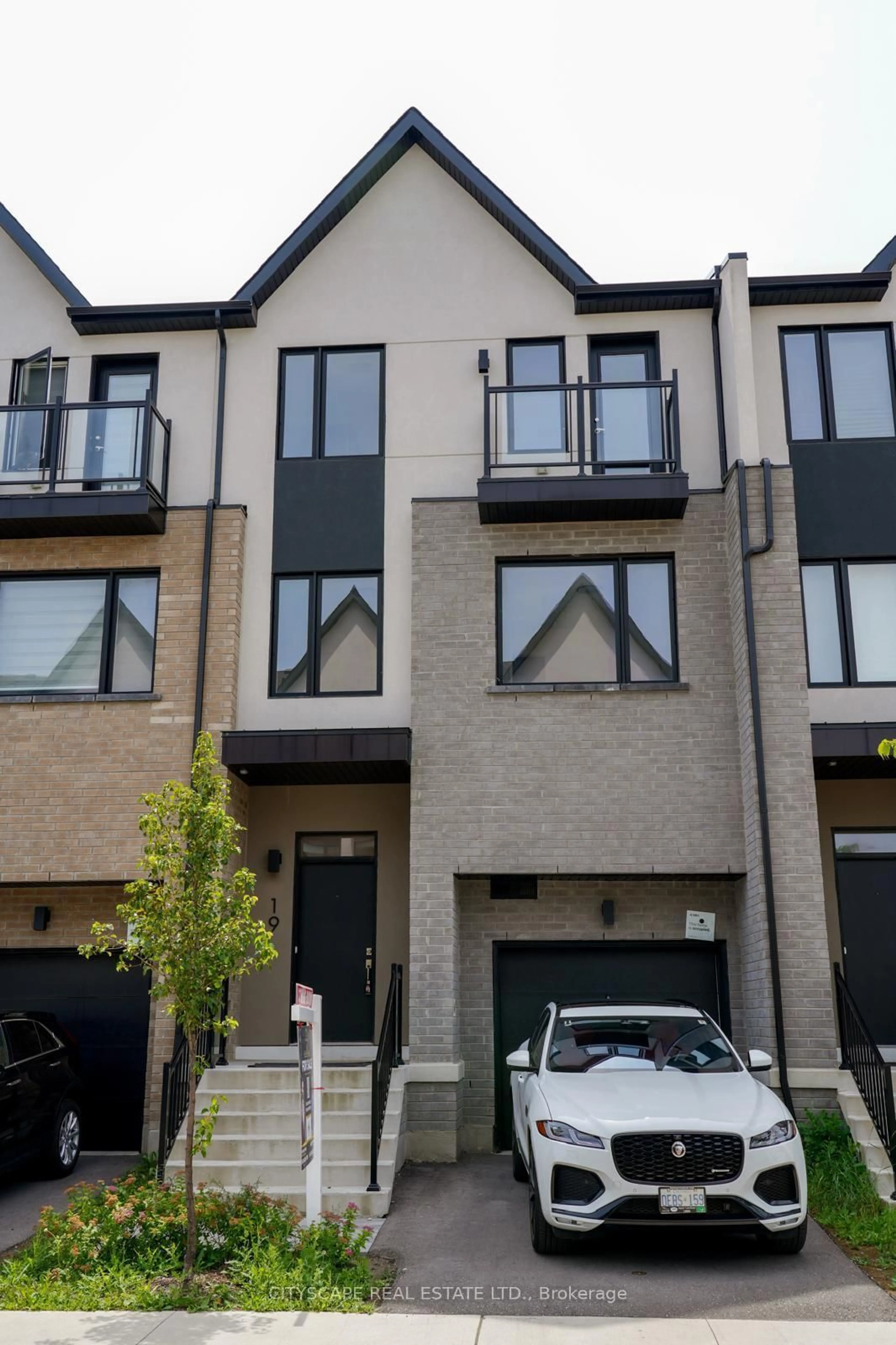 Unknown for 19 Lively Way, Whitby Ontario L1R 0S3