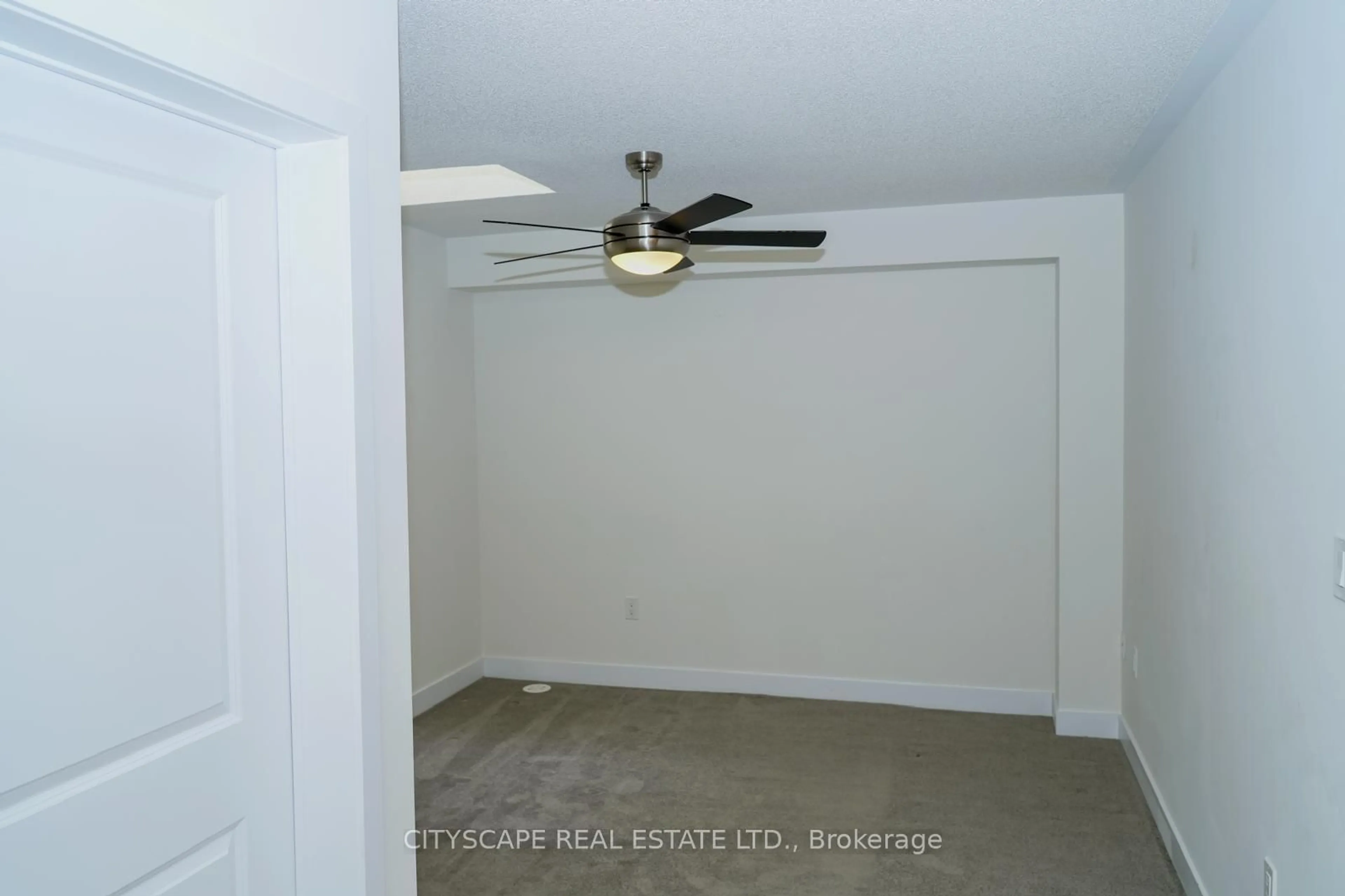 A pic of a room for 19 Lively Way, Whitby Ontario L1R 0S3