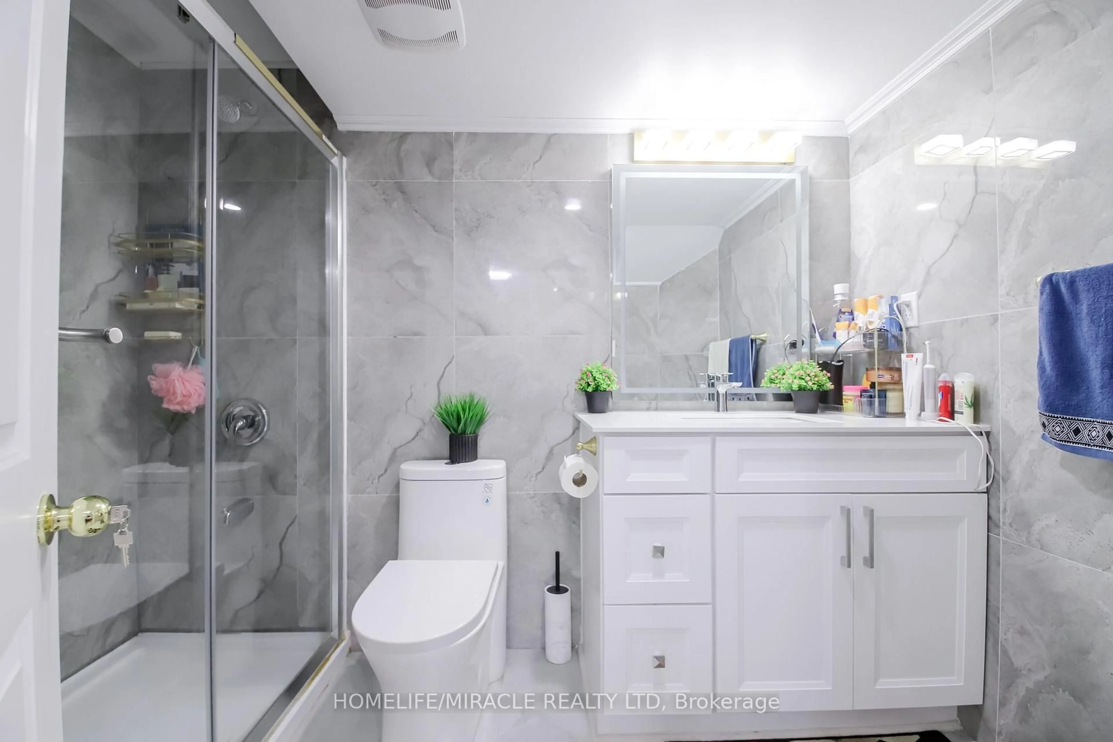 Standard bathroom, ceramic/tile floor for 1301 Apollo St, Oshawa Ontario L1K 3E6