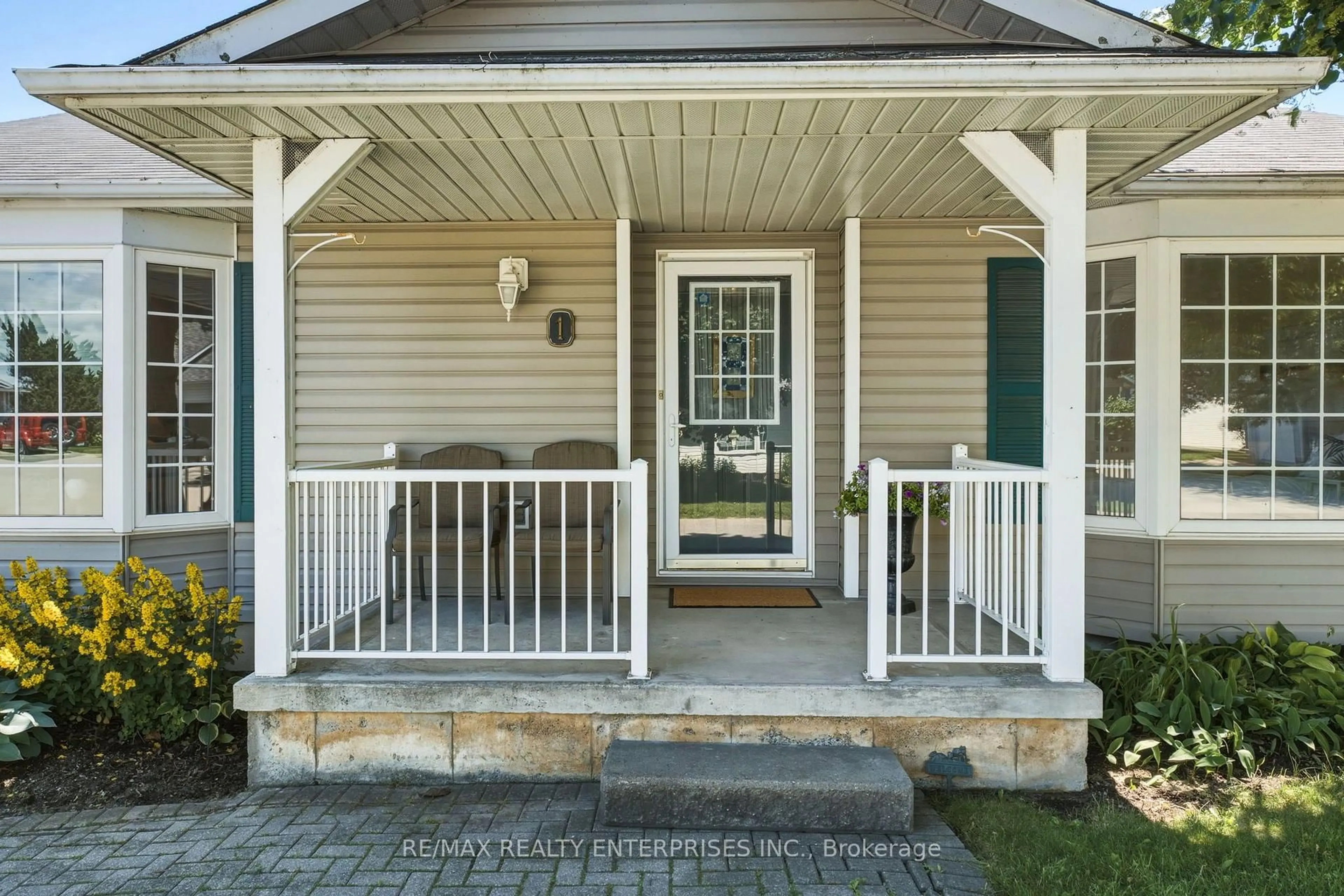 Unknown for 1 Huron Crt, Clarington Ontario L1B 1A2