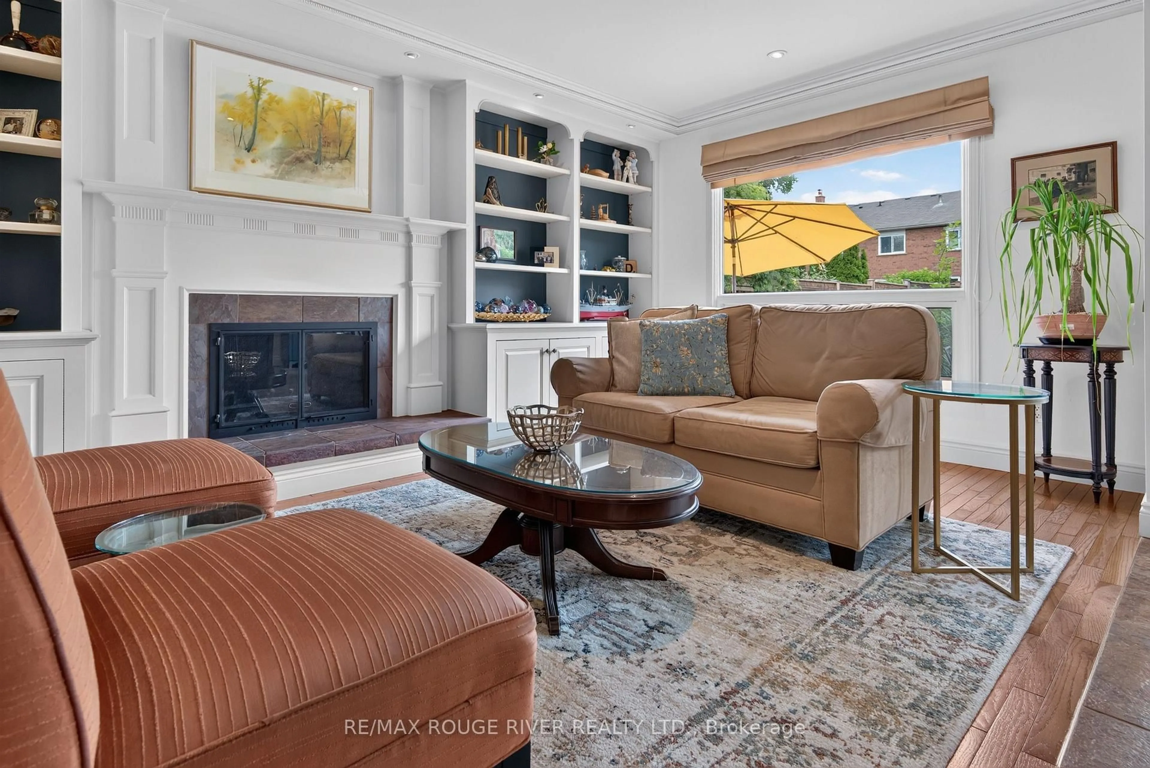 Living room with furniture, unknown for 1823 Dencourt Dr, Pickering Ontario L1V 4Y7
