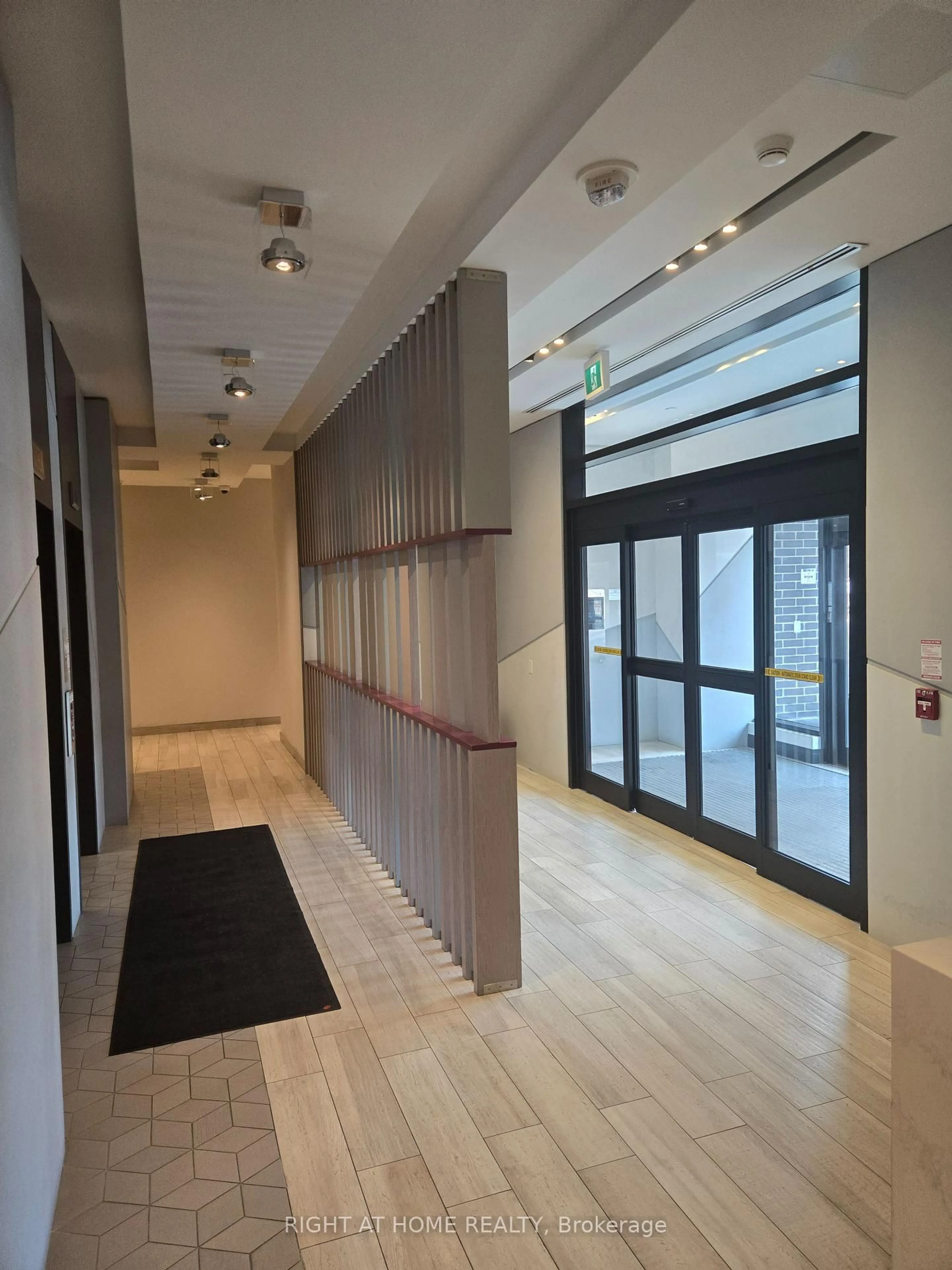 Indoor foyer for 2301 Danforth Ave #715, Toronto Ontario M4C 0A7