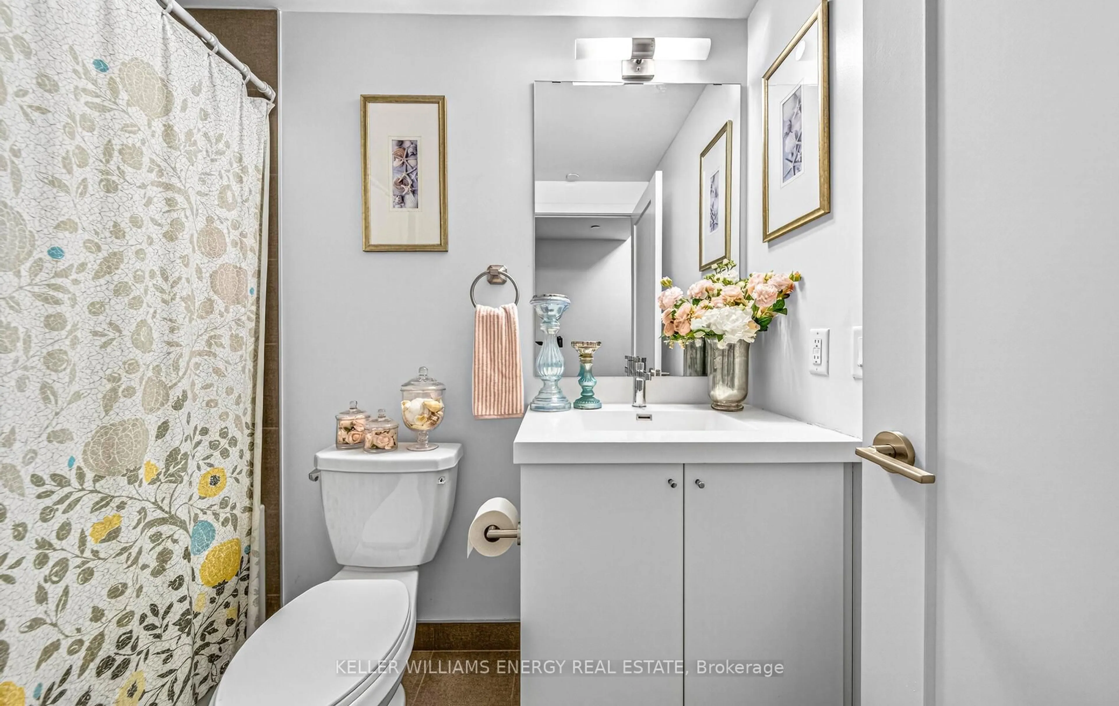 Standard bathroom, ceramic/tile floor for 2550 Simcoe St #405, Oshawa Ontario L1L 0R5