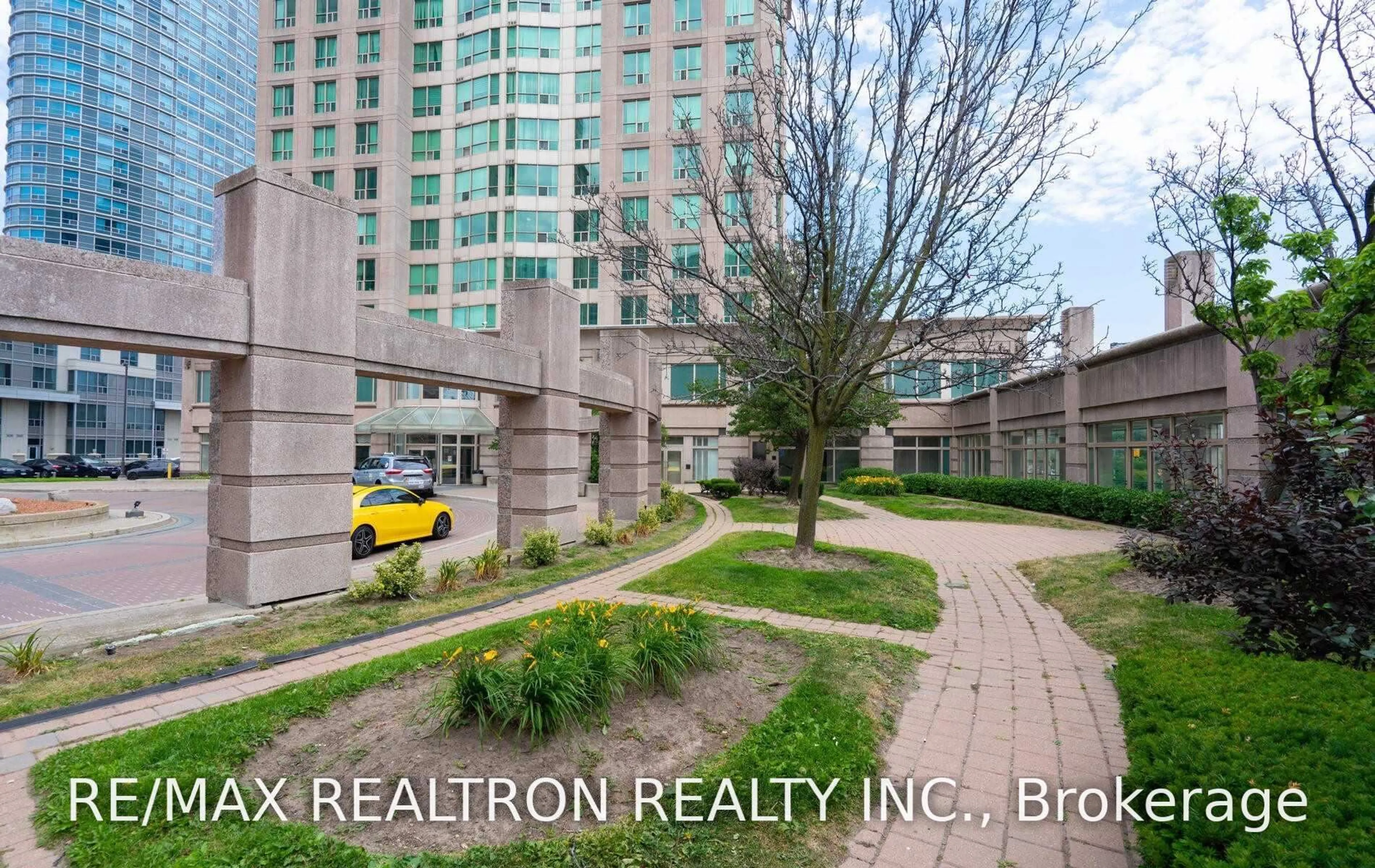 A pic from outside/outdoor area/front of a property/back of a property/a pic from drone, unknown for 8 Lee Centre Dr #910, Toronto Ontario M1H 3H8