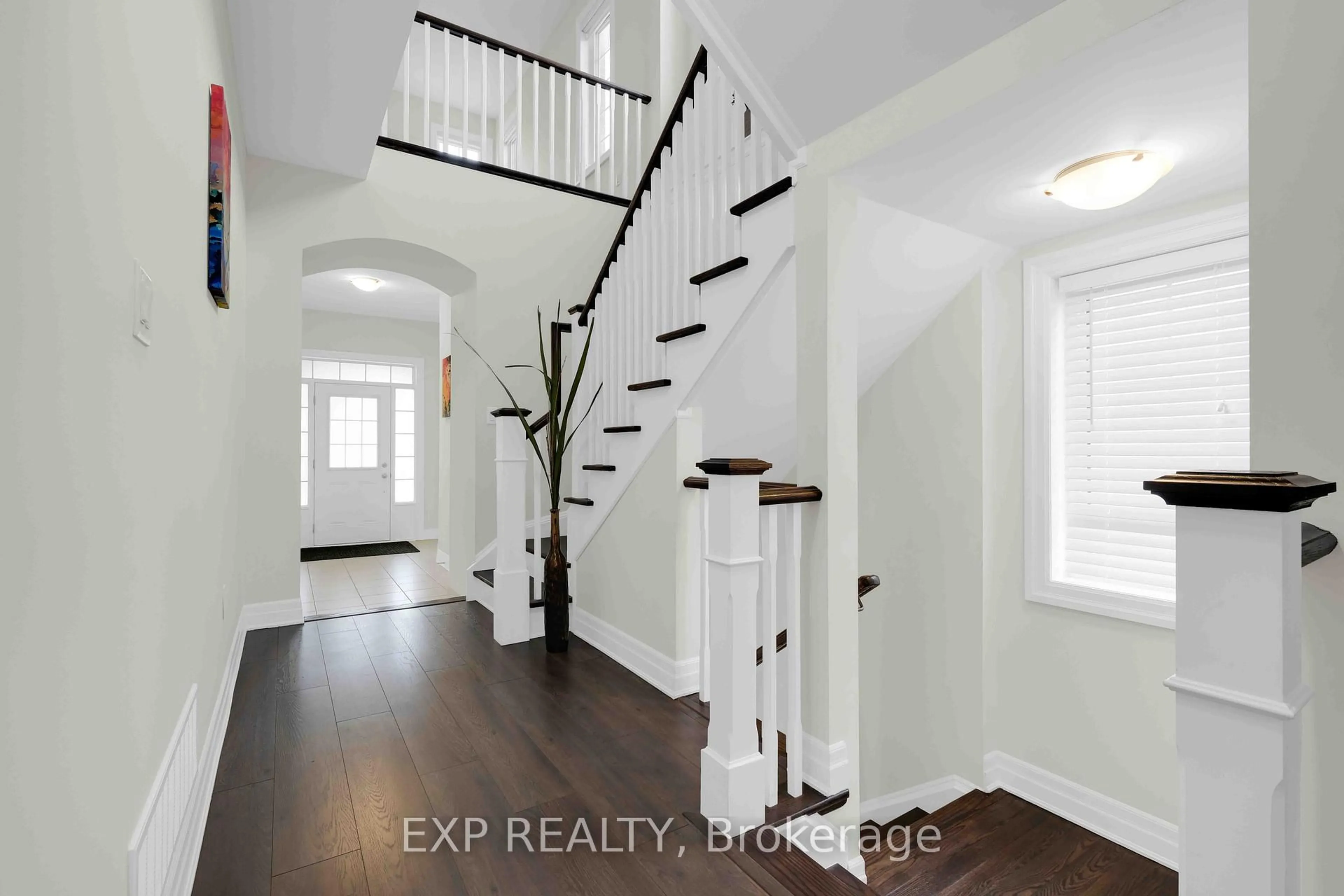 Indoor entryway for 149 Westfield Dr, Whitby Ontario L1P 0G2