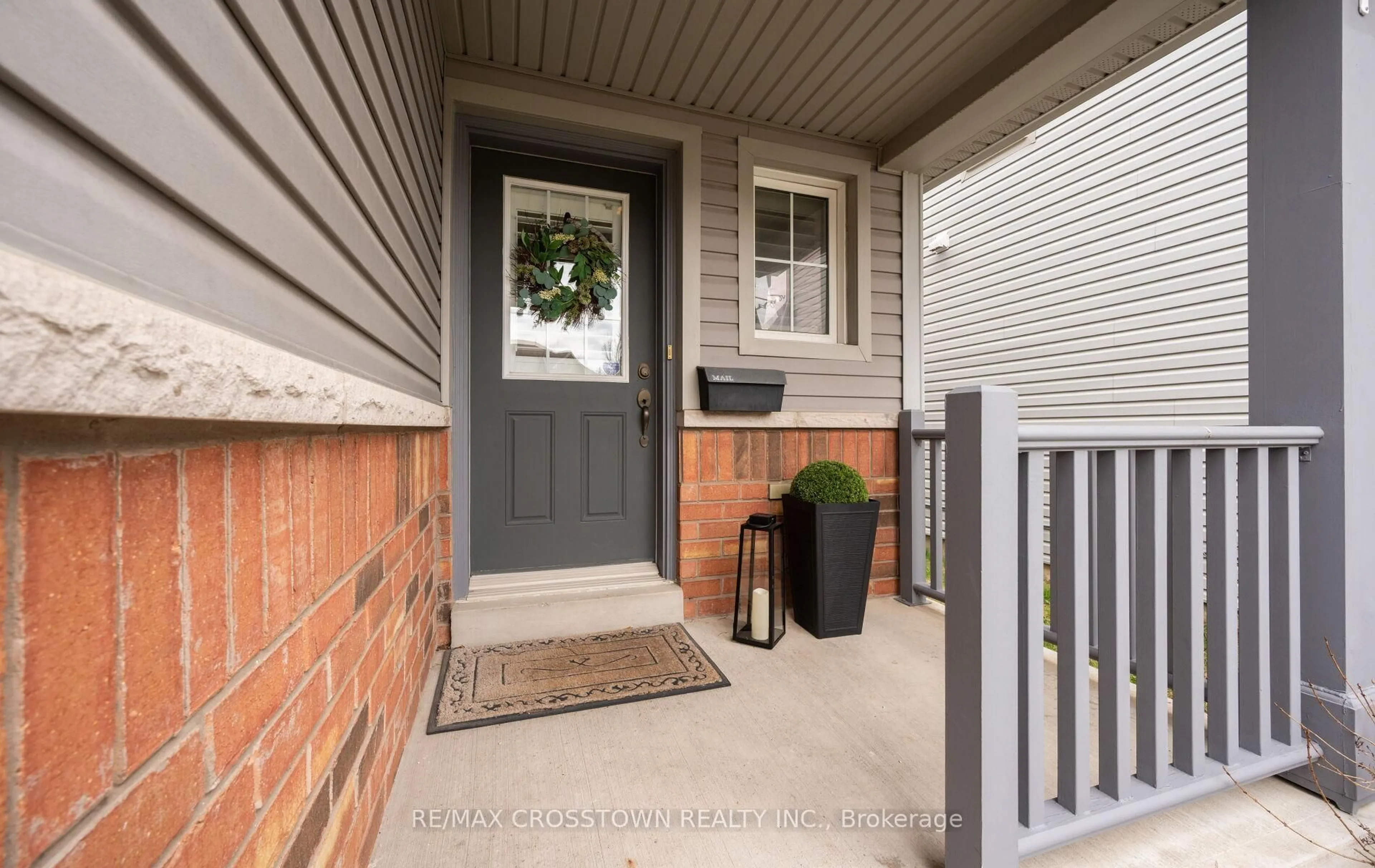 Indoor entryway for 8 Aldonschool Crt, Ajax Ontario L1S 0C5
