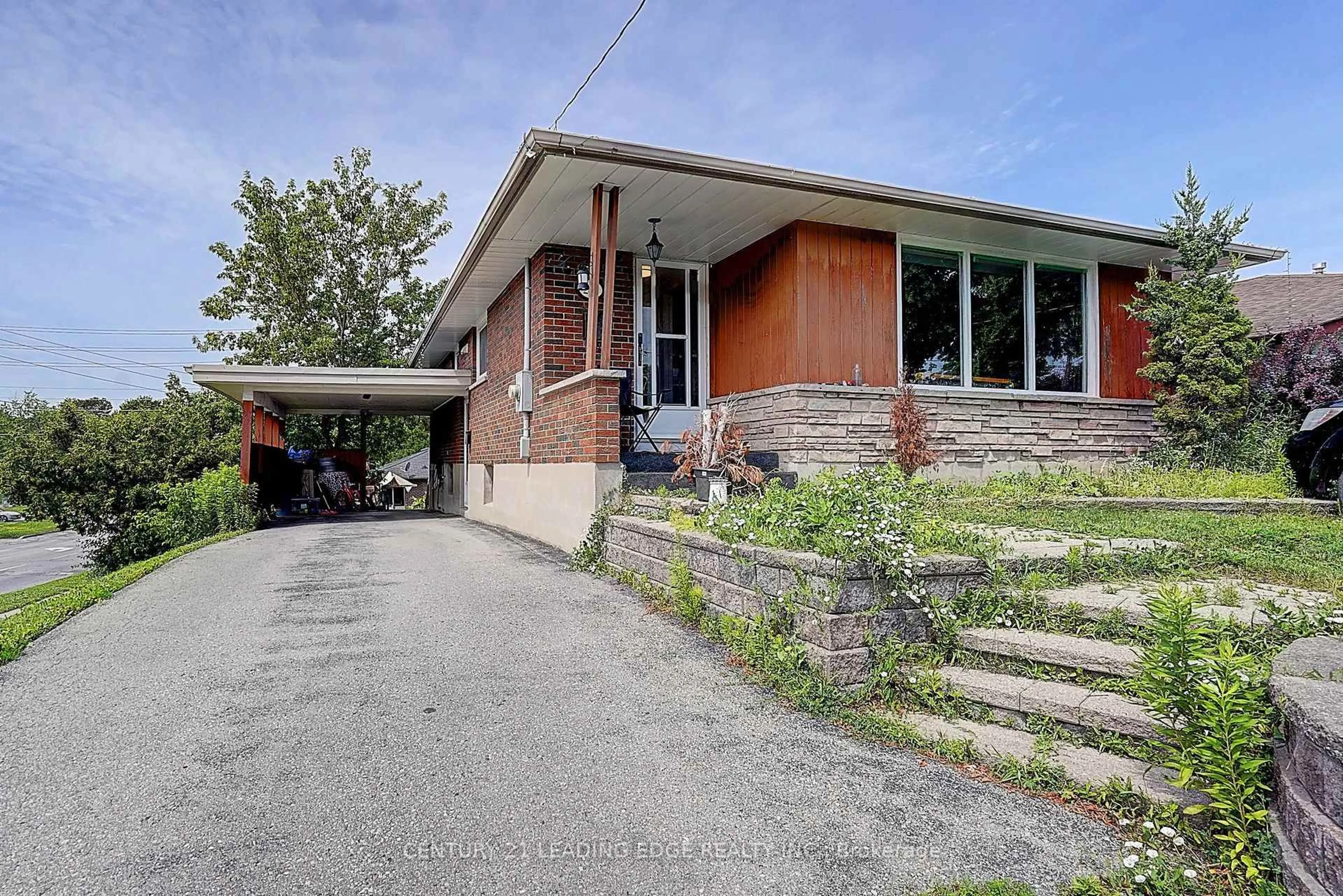 Home with brick exterior material, street for 284 DOVER St, Oshawa Ontario L1G 6G6