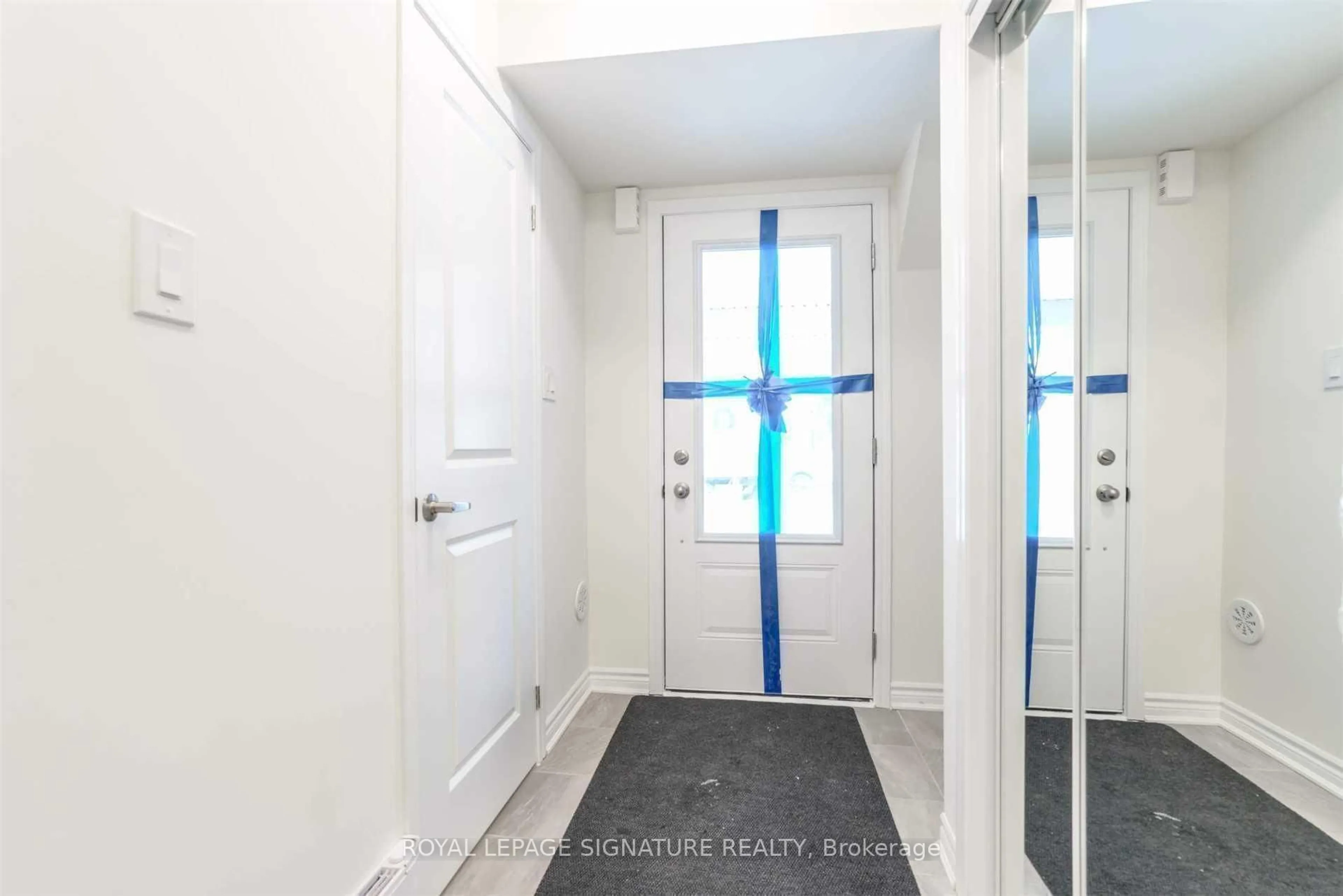 Indoor entryway for 50 Gerigs St, Toronto Ontario M1L 0B9
