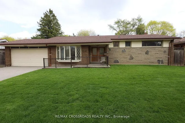 83 Pegasus Tr, Toronto 3