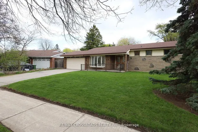 83 Pegasus Tr, Toronto 4
