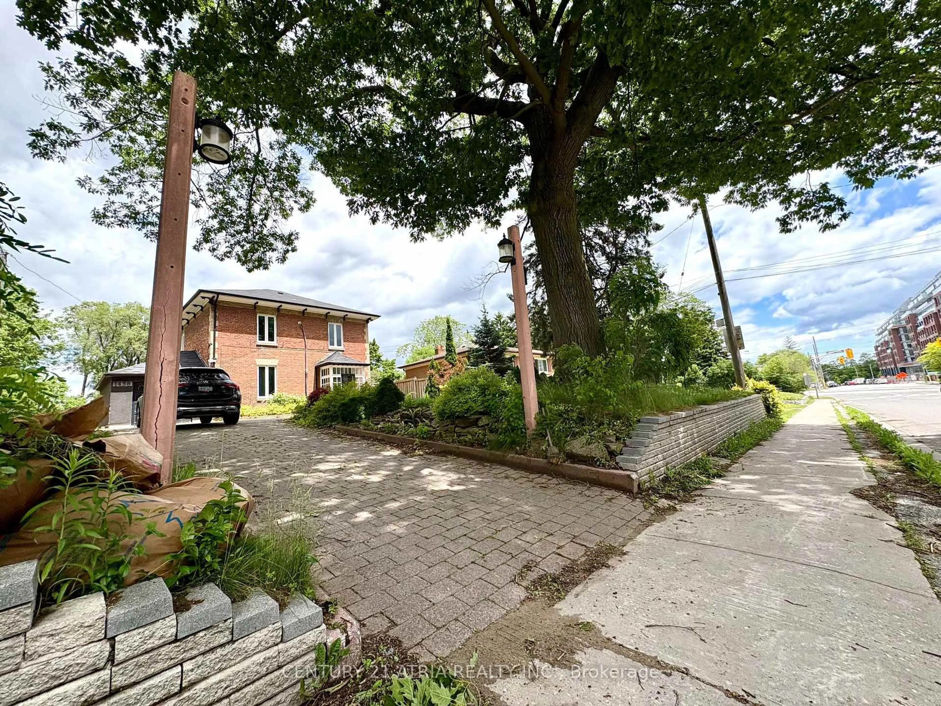 A pic from outside/outdoor area/front of a property/back of a property/a pic from drone, street for 1458 Military Tr, Toronto Ontario M1C 1A9