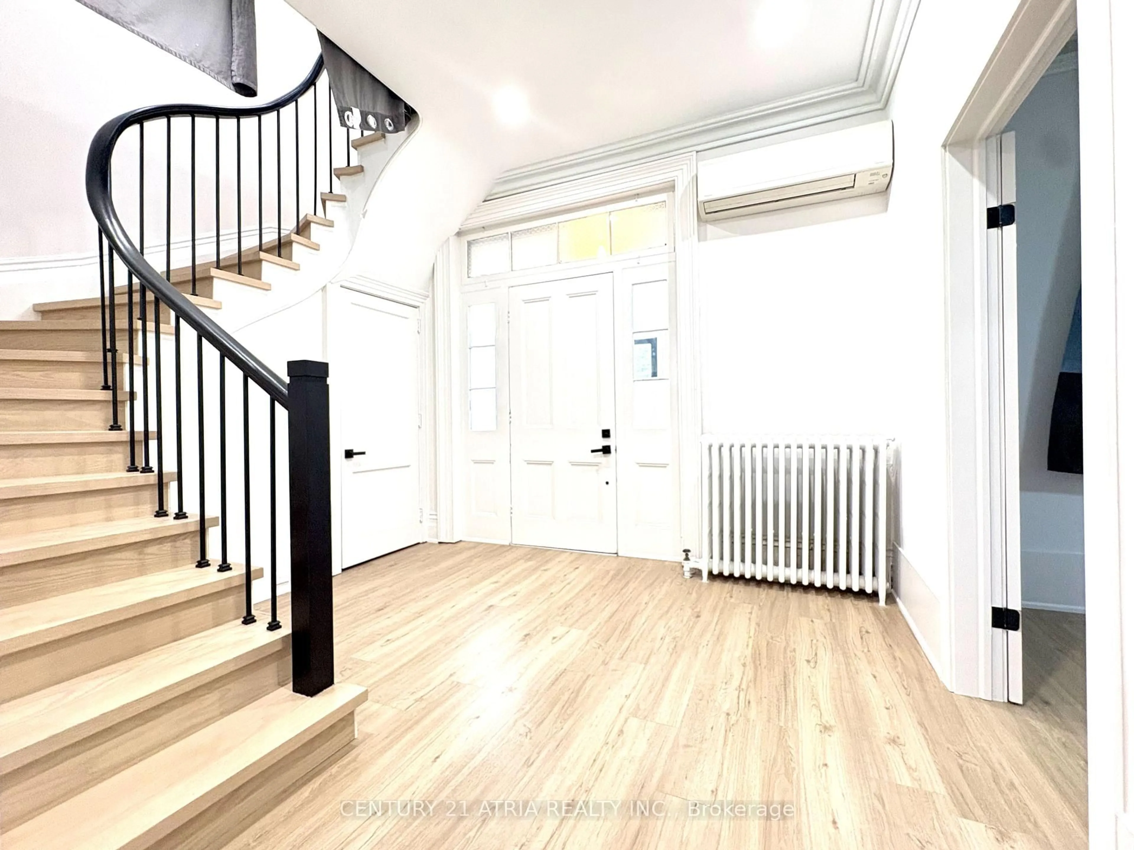 Indoor foyer for 1458 Military Tr, Toronto Ontario M1C 1A9