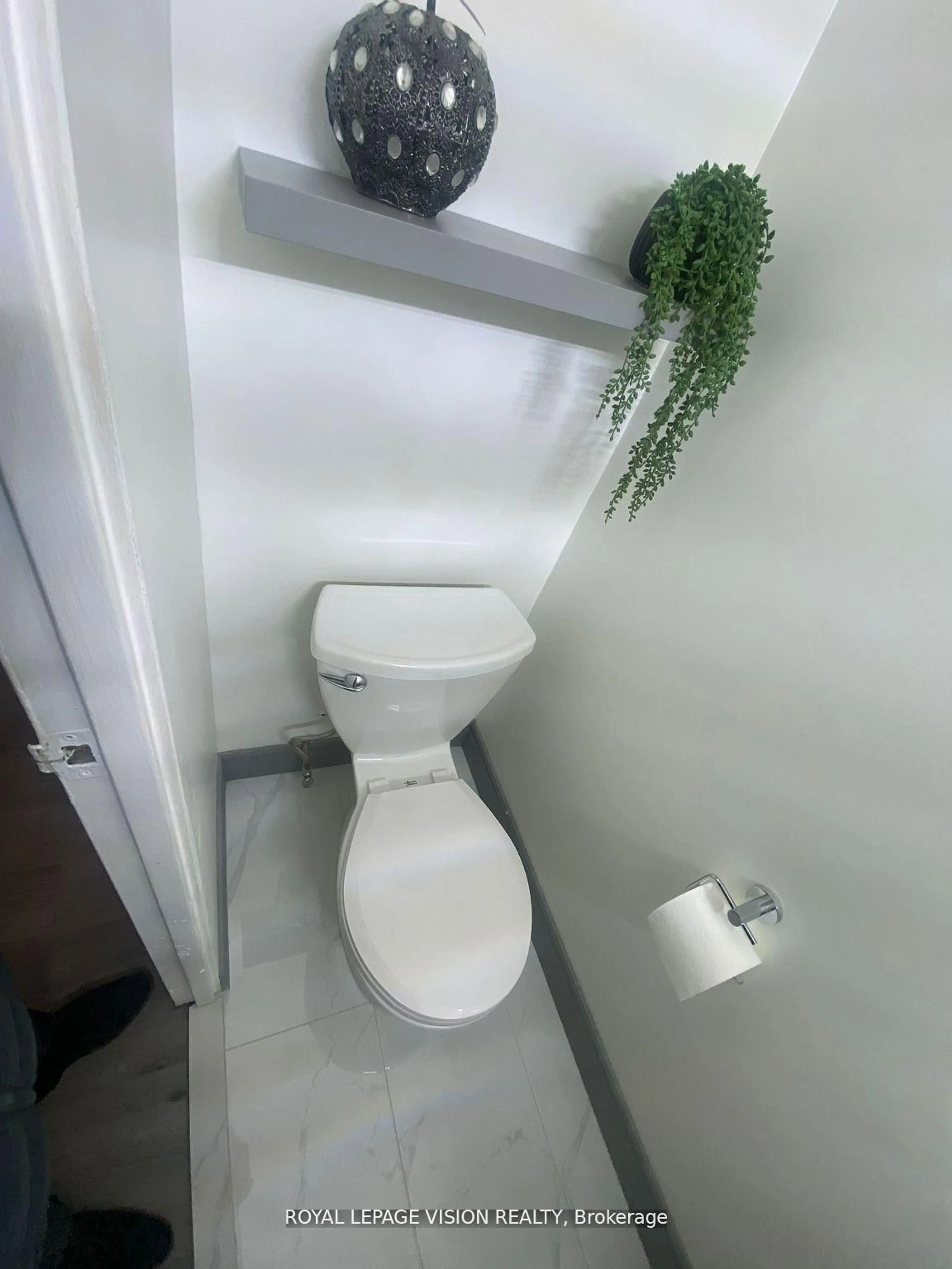 A pic of a room for 895 Kennedy Rd #205, Toronto Ontario M1K 2E9