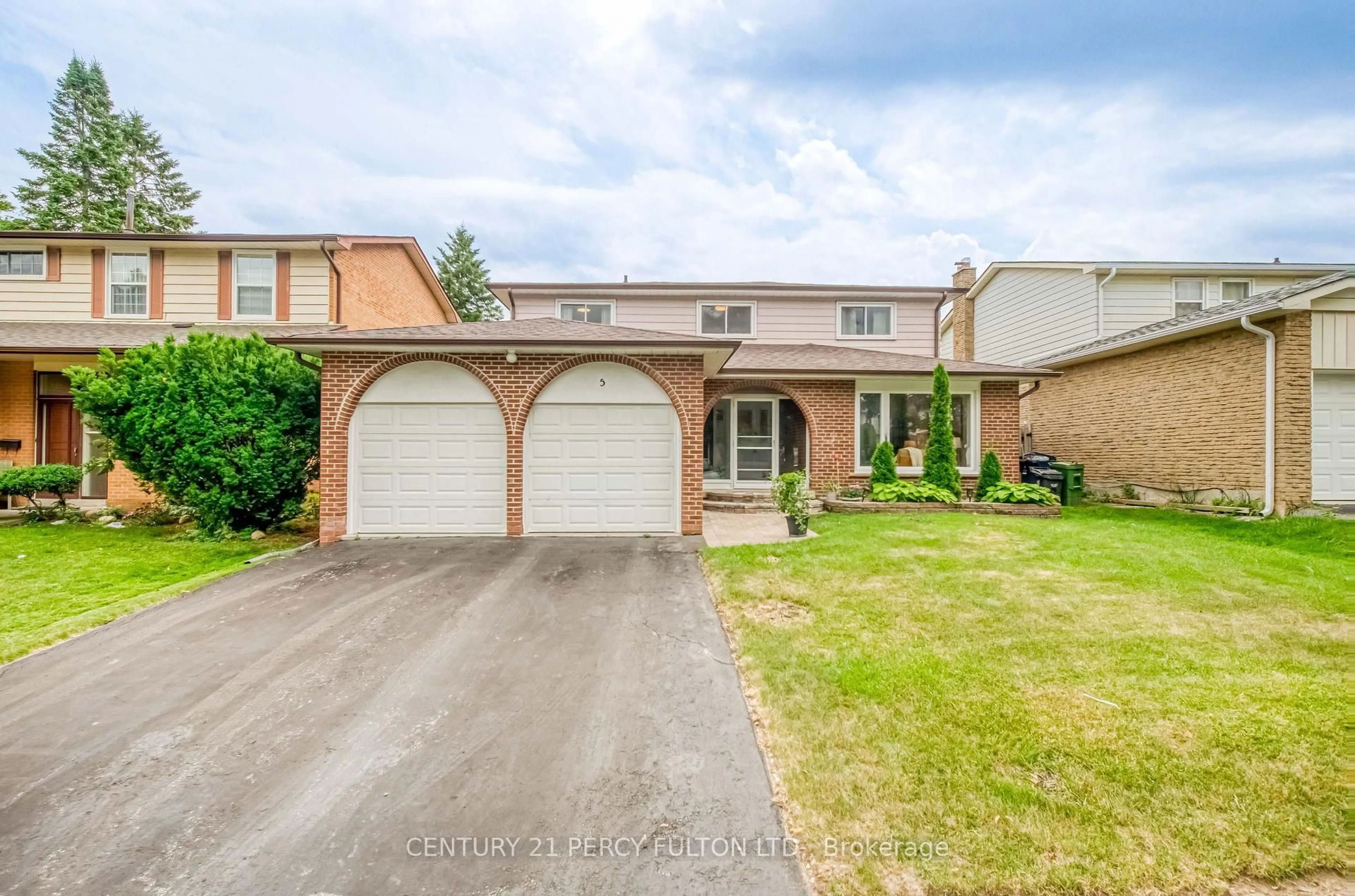 Home with brick exterior material, street for 5 Kellen St, Toronto Ontario M1T 2H1