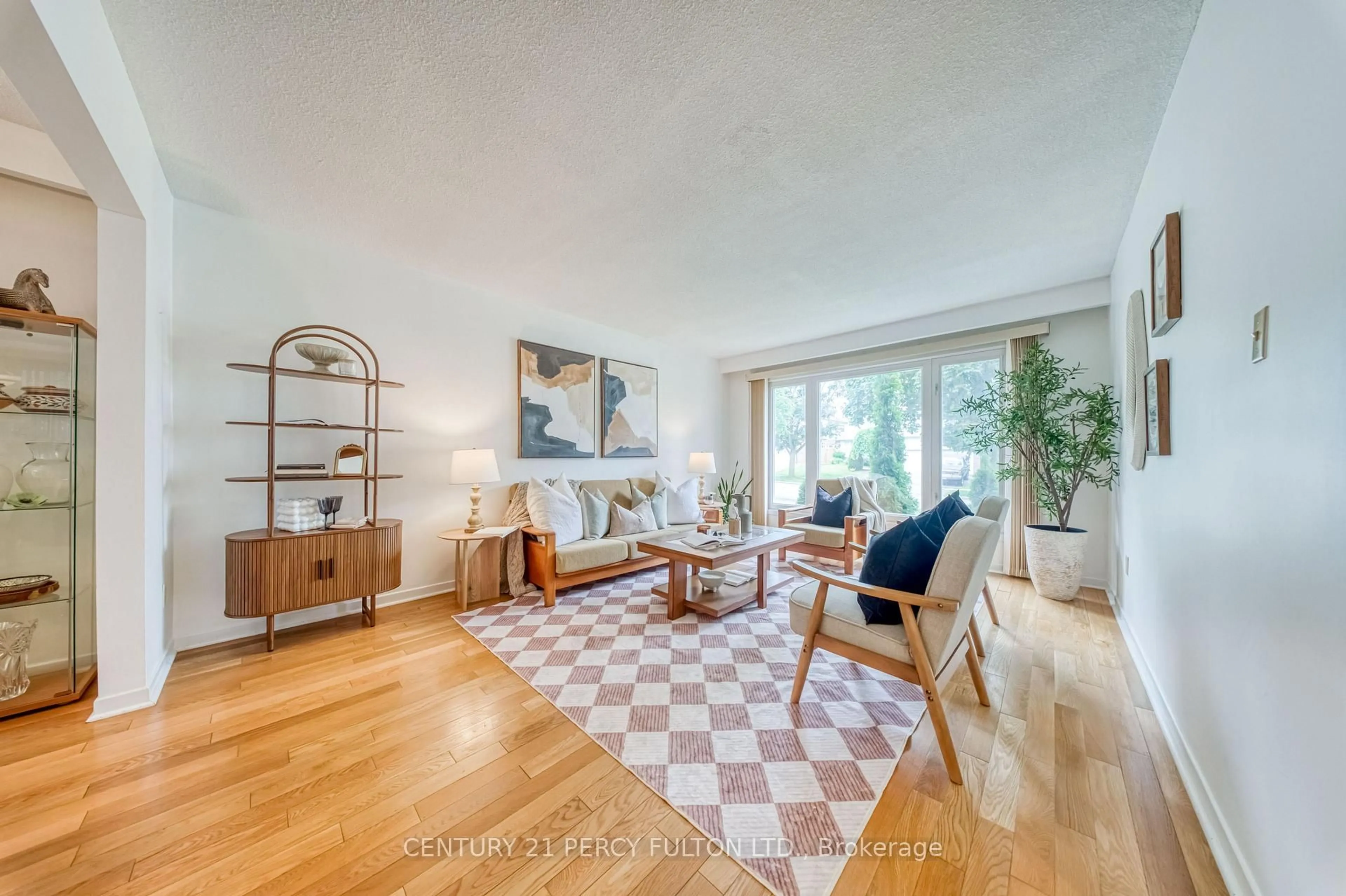 Living room with furniture, unknown for 5 Kellen St, Toronto Ontario M1T 2H1