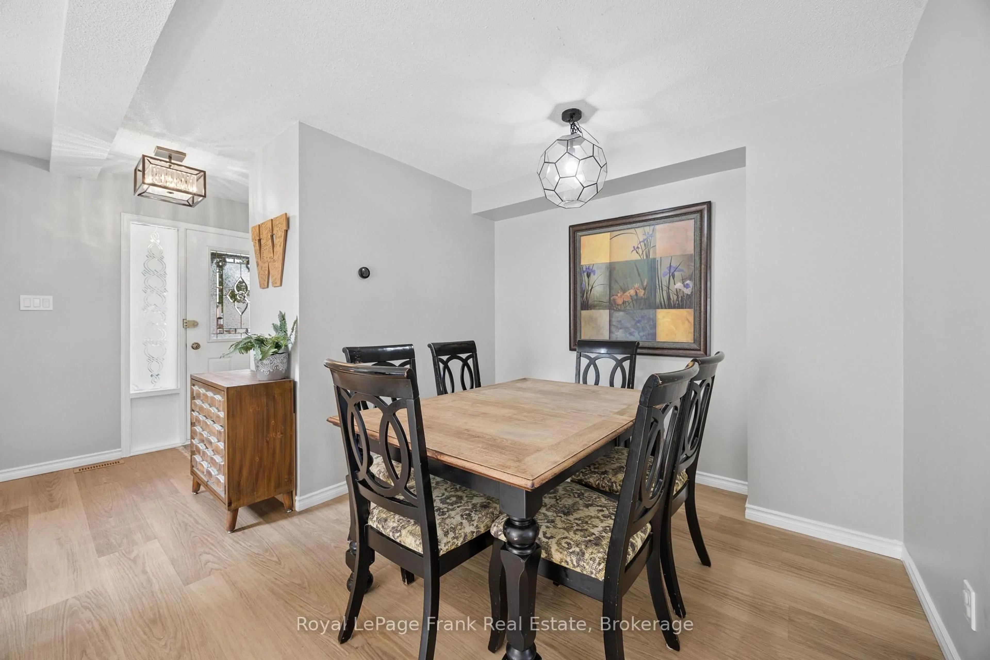 Dining room, unknown for 9 Giles Crt, Whitby Ontario L1N 8T6