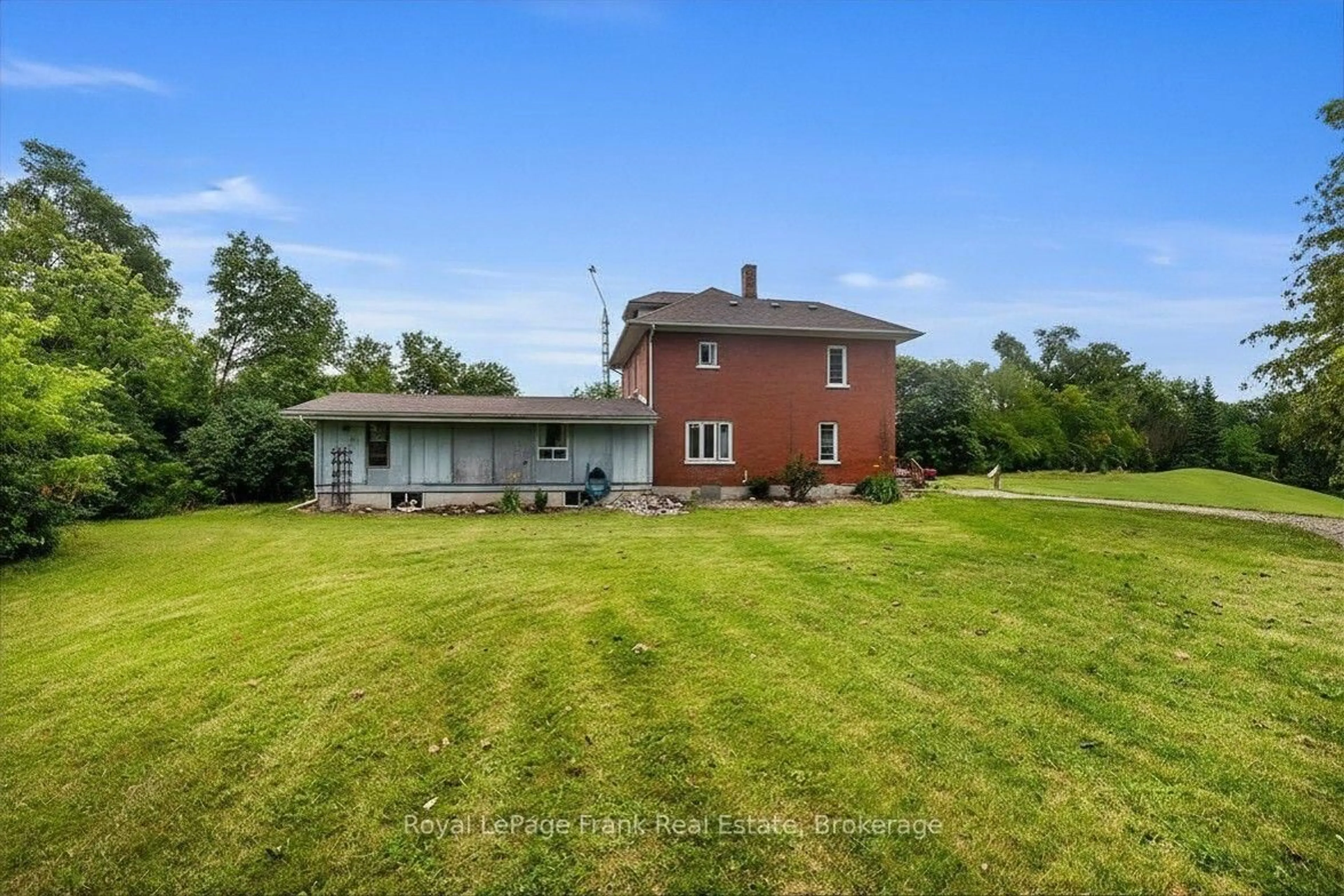 A pic from outside/outdoor area/front of a property/back of a property/a pic from drone, water/lake/river/ocean view for 3 Summit Dr, Scugog Ontario L0B 1E0