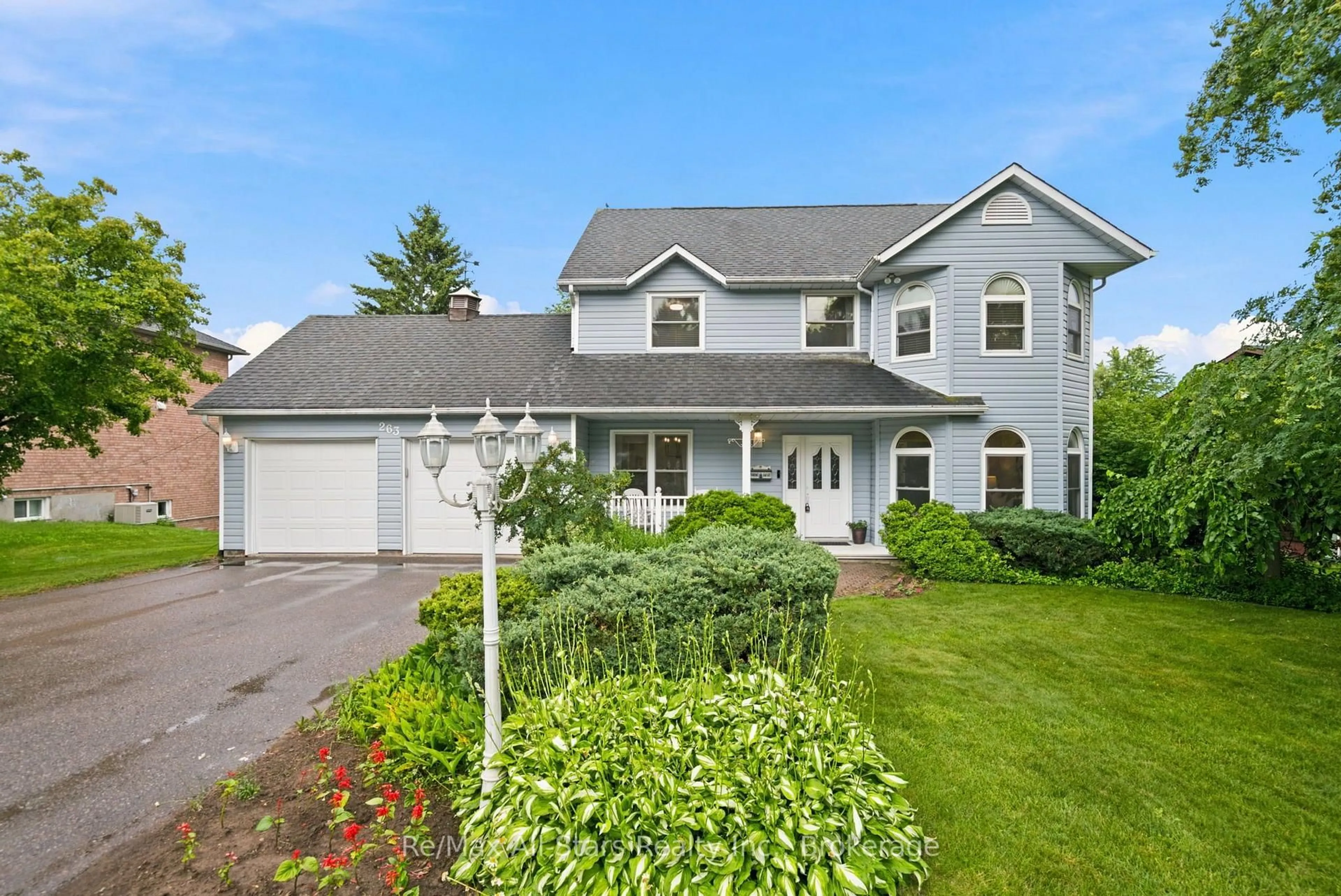 Home with vinyl exterior material, street for 263 Union Ave, Scugog Ontario L9L 1C1