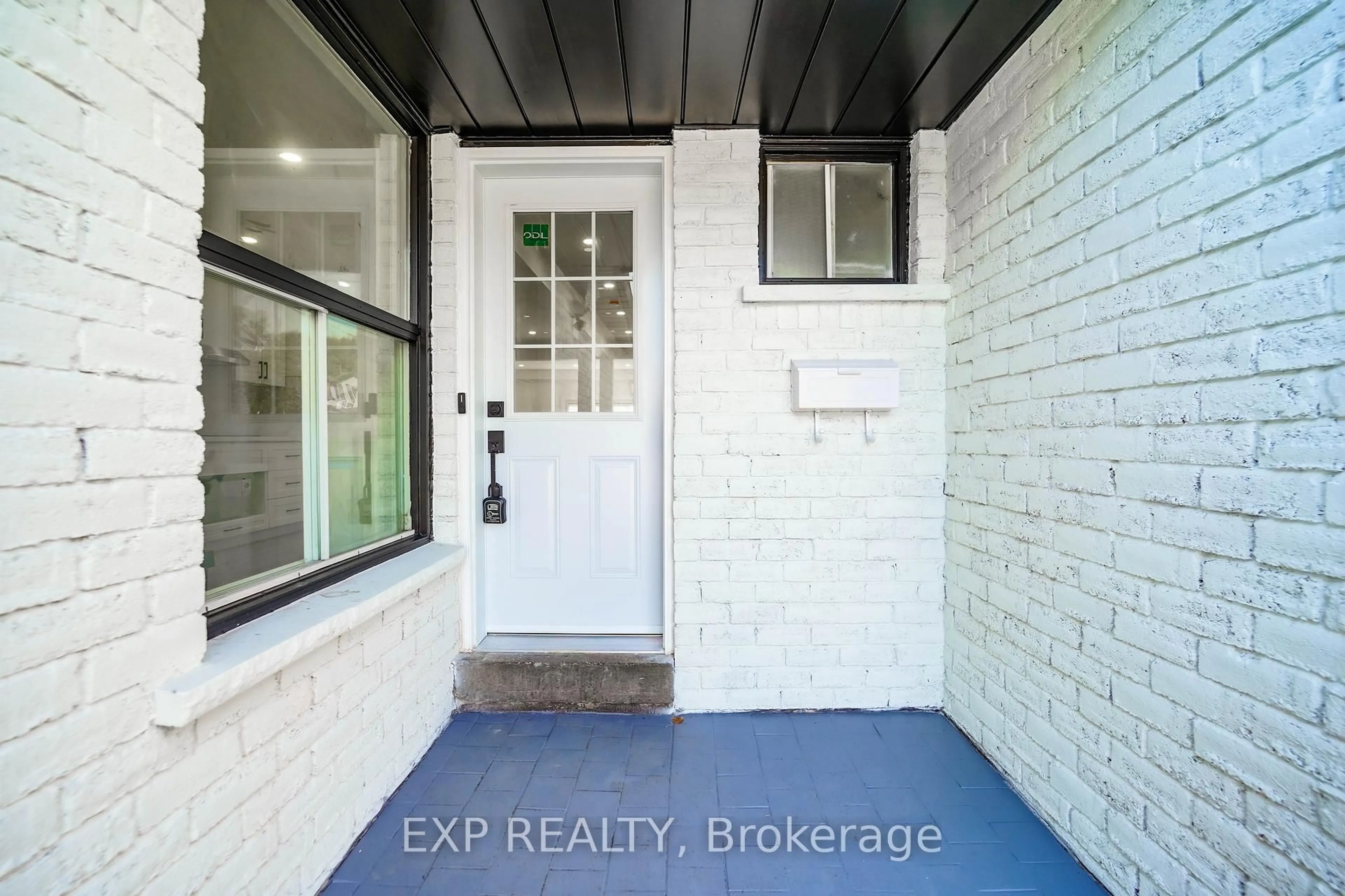 Indoor entryway for 25 Nabob Cres, Toronto Ontario M1B 2Z1