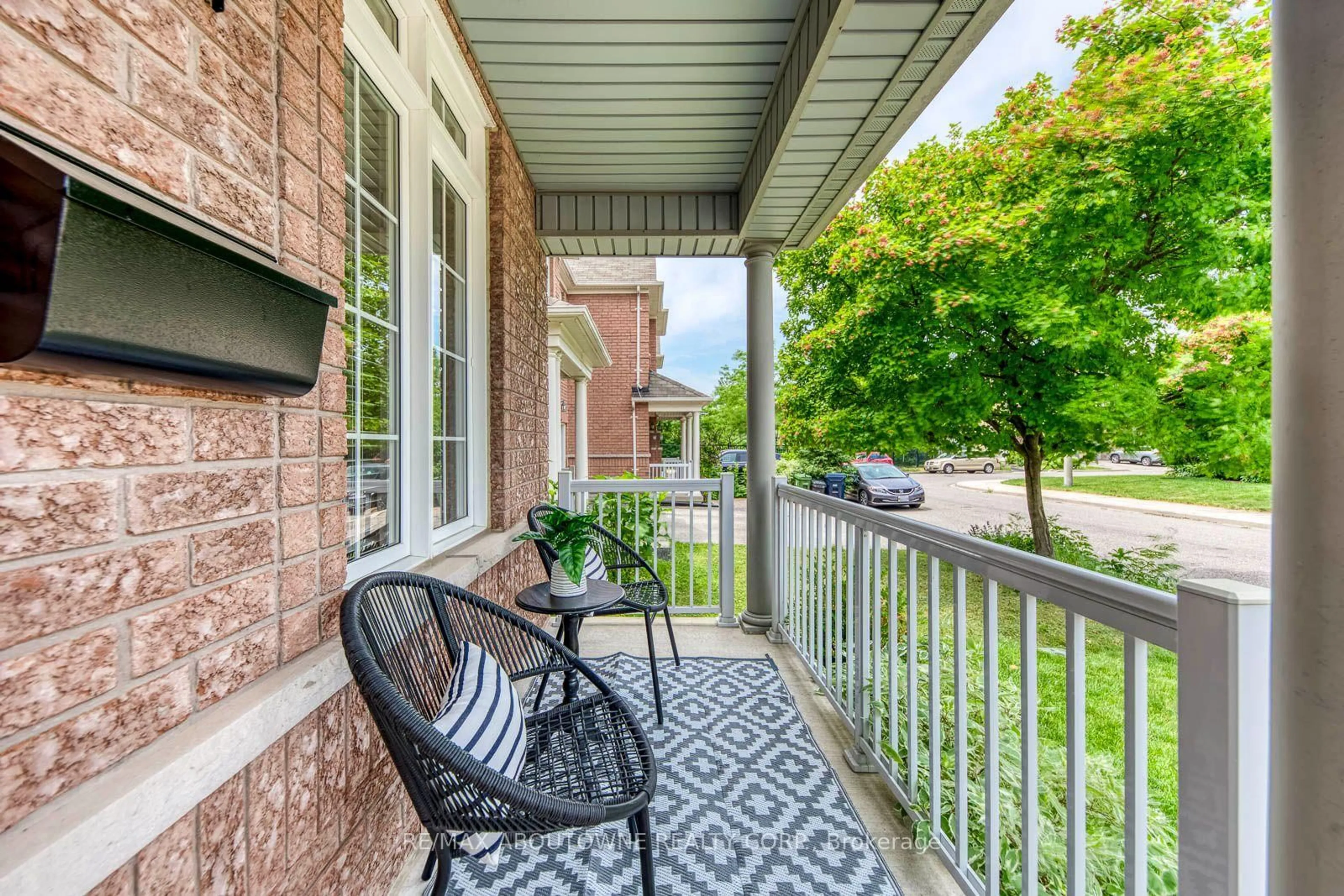 Patio, street for 54 Dairy Dr, Toronto Ontario M1L 0G2