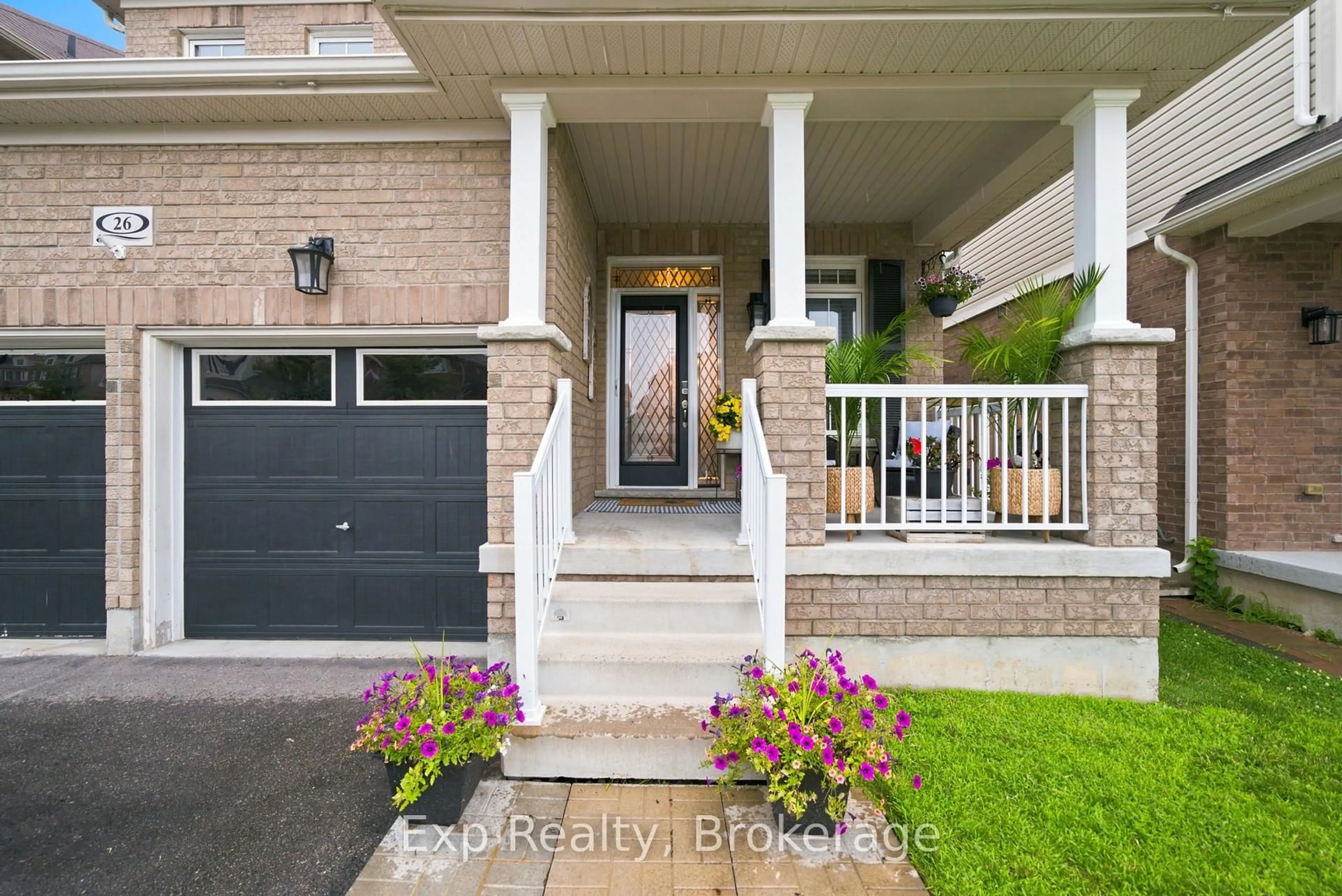 Indoor entryway for 26 William Fair Dr, Clarington Ontario L1C 0T1