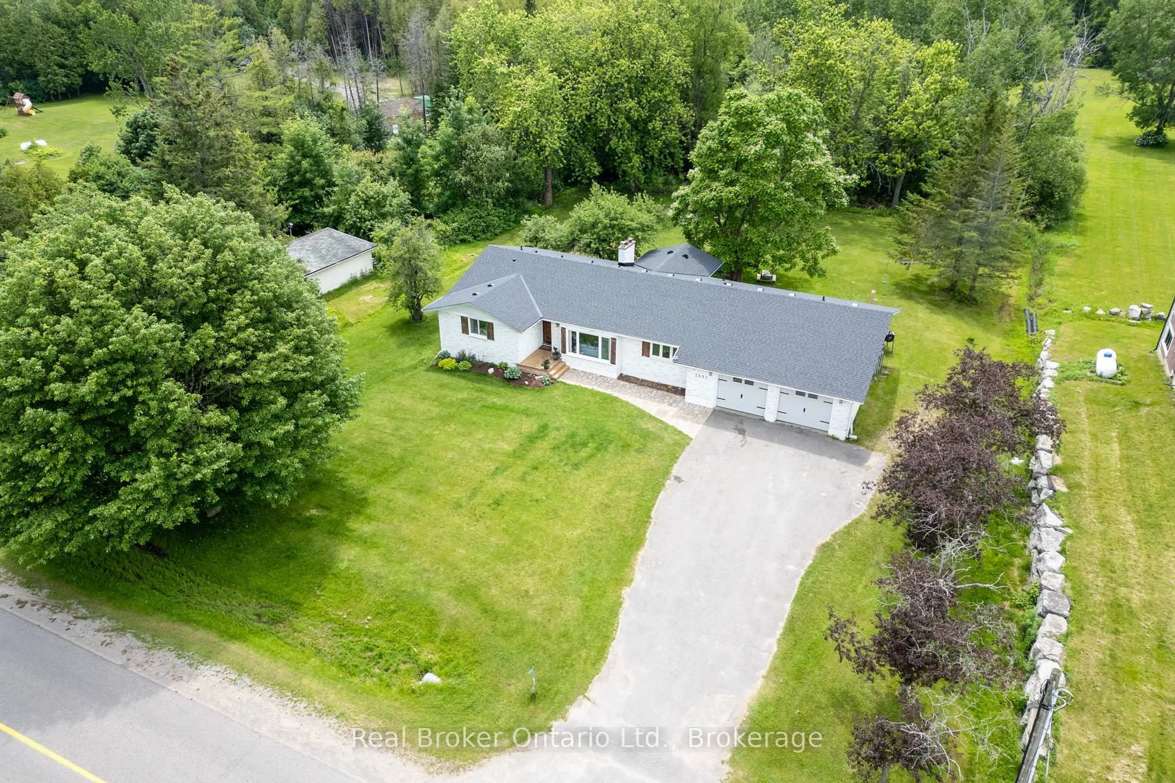 A pic from outside/outdoor area/front of a property/back of a property/a pic from drone, unknown for 2532 Holt Rd, Clarington Ontario L1C 6G6