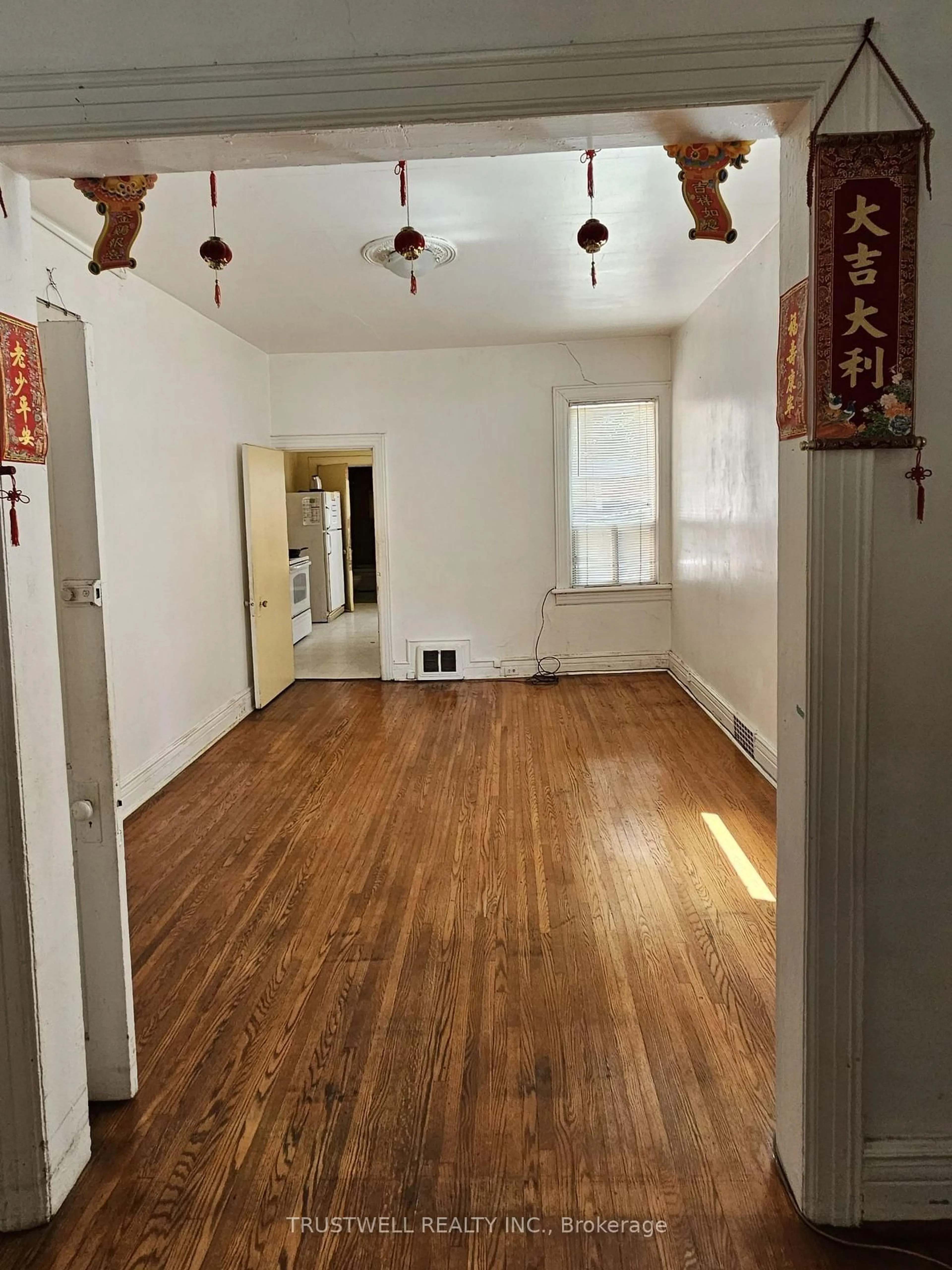 A pic of a room for 173 Hamilton St, Toronto Ontario M4M 2C9