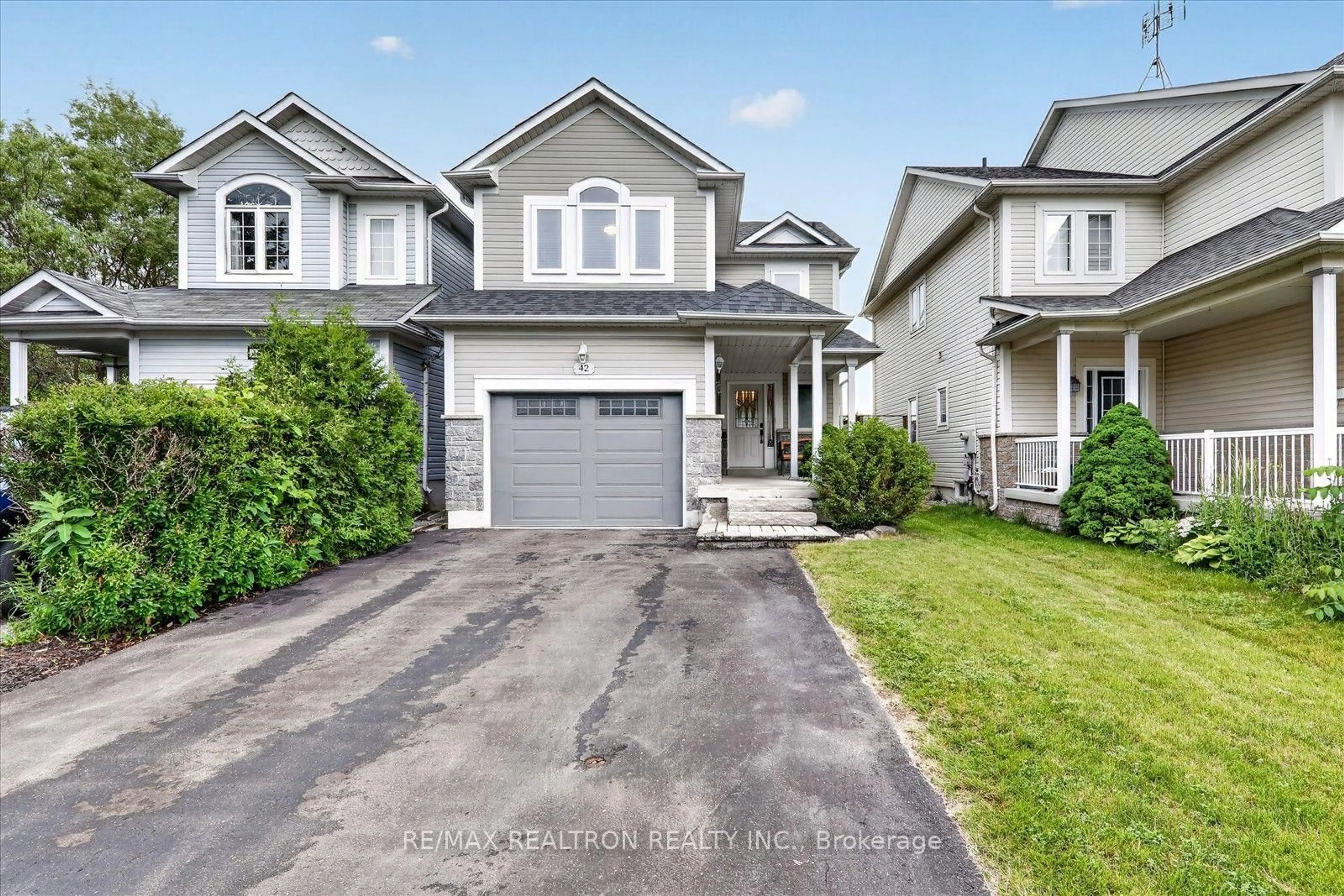 Unknown for 42 Hanna Dr, Clarington Ontario L1C 5M4
