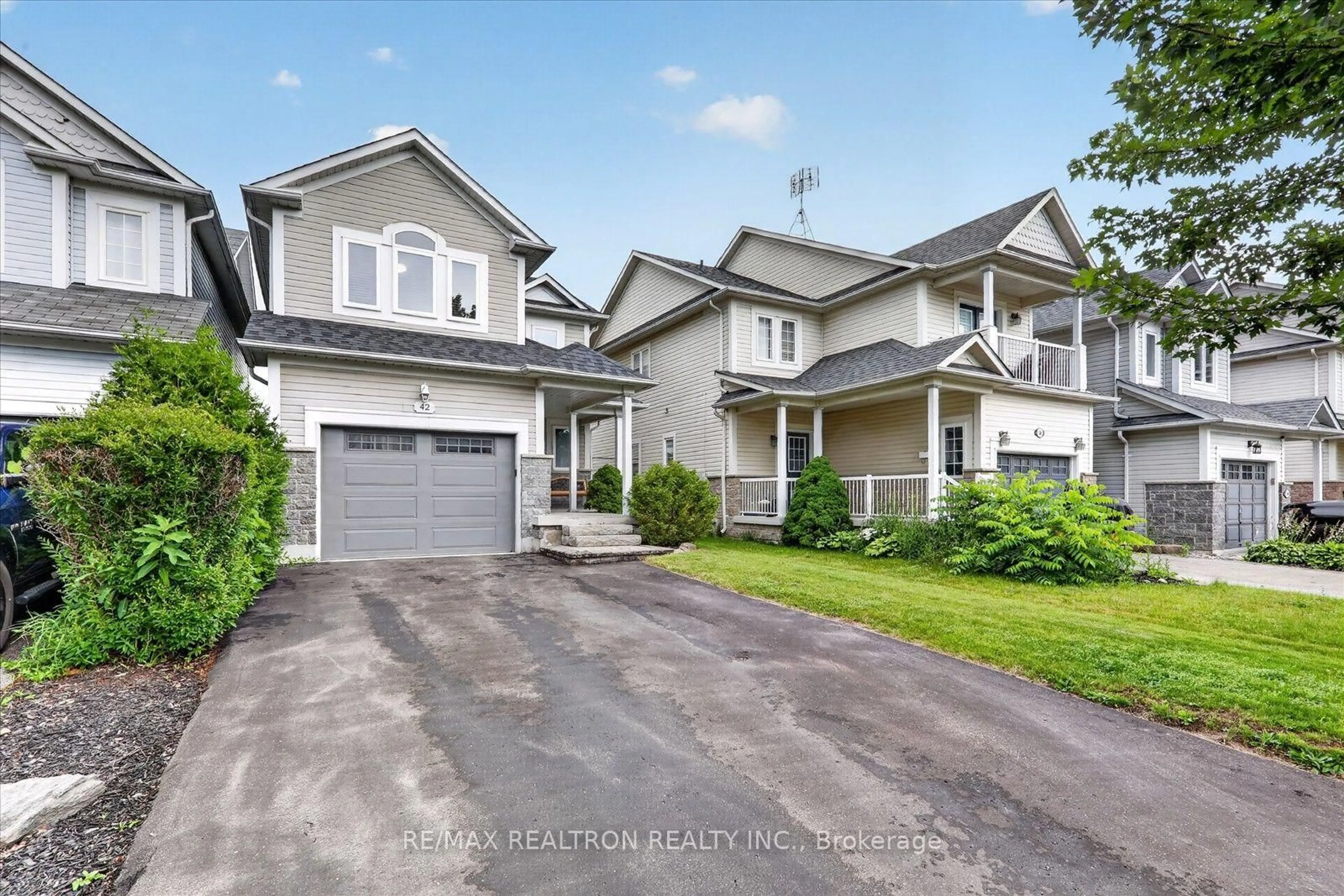 Unknown for 42 Hanna Dr, Clarington Ontario L1C 5M4