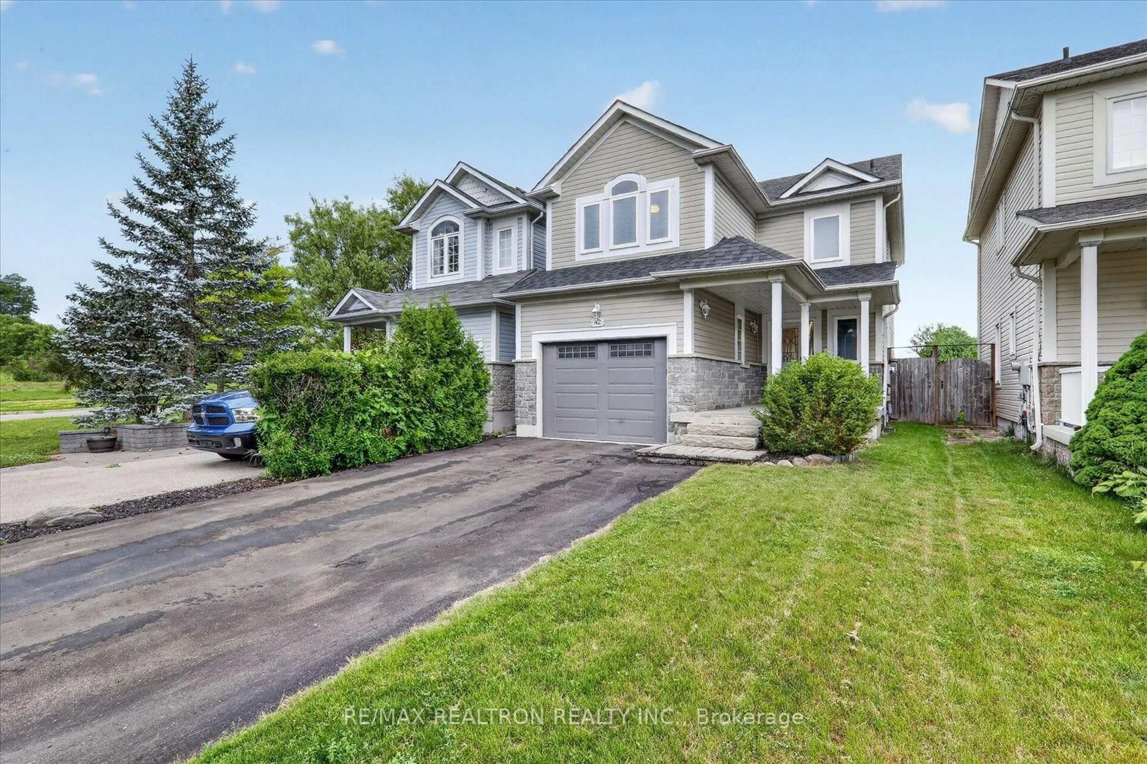 Unknown for 42 Hanna Dr, Clarington Ontario L1C 5M4