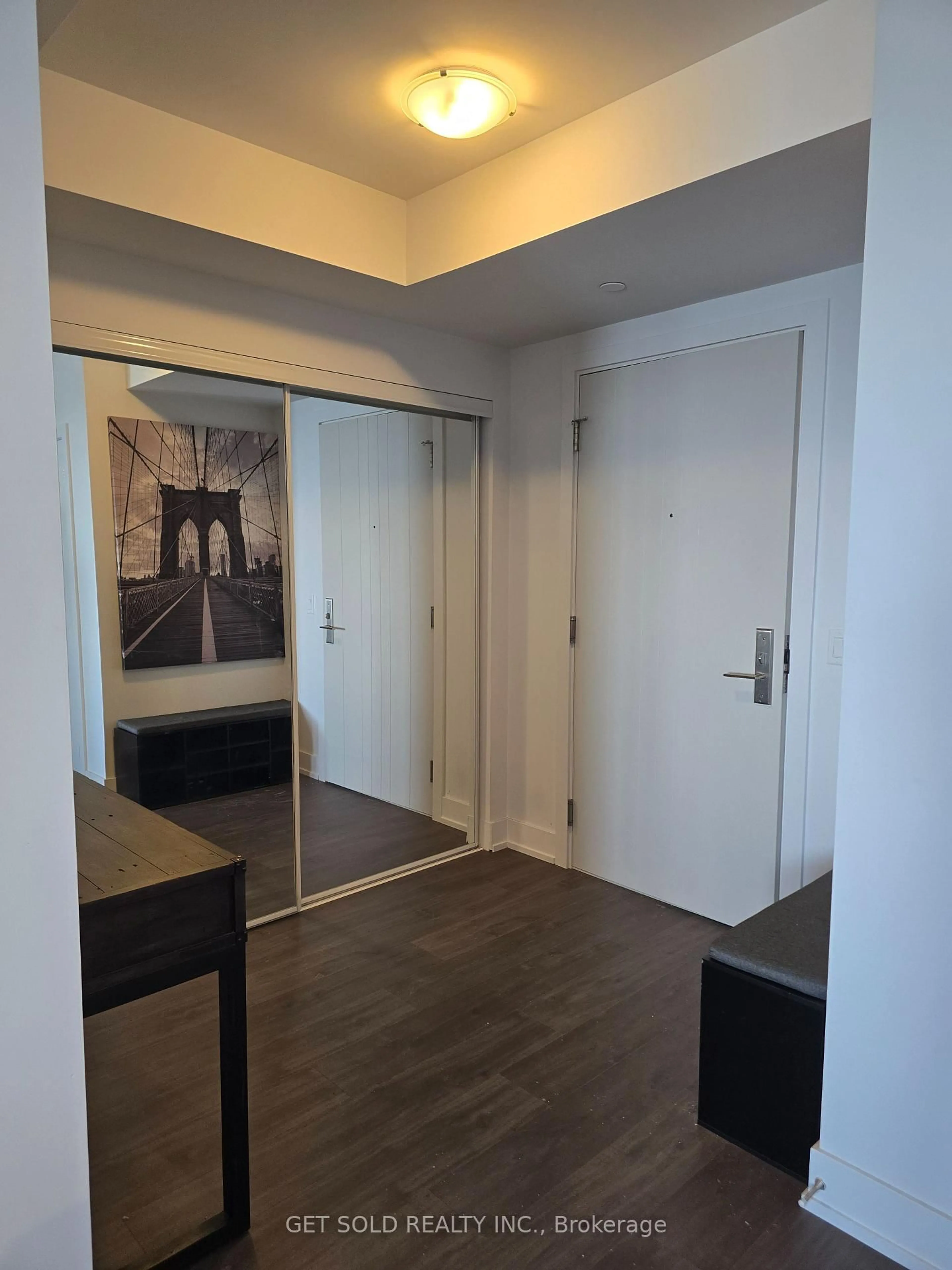 Indoor foyer for 2550 Simcoe St #1917, Oshawa Ontario L1L 0R5