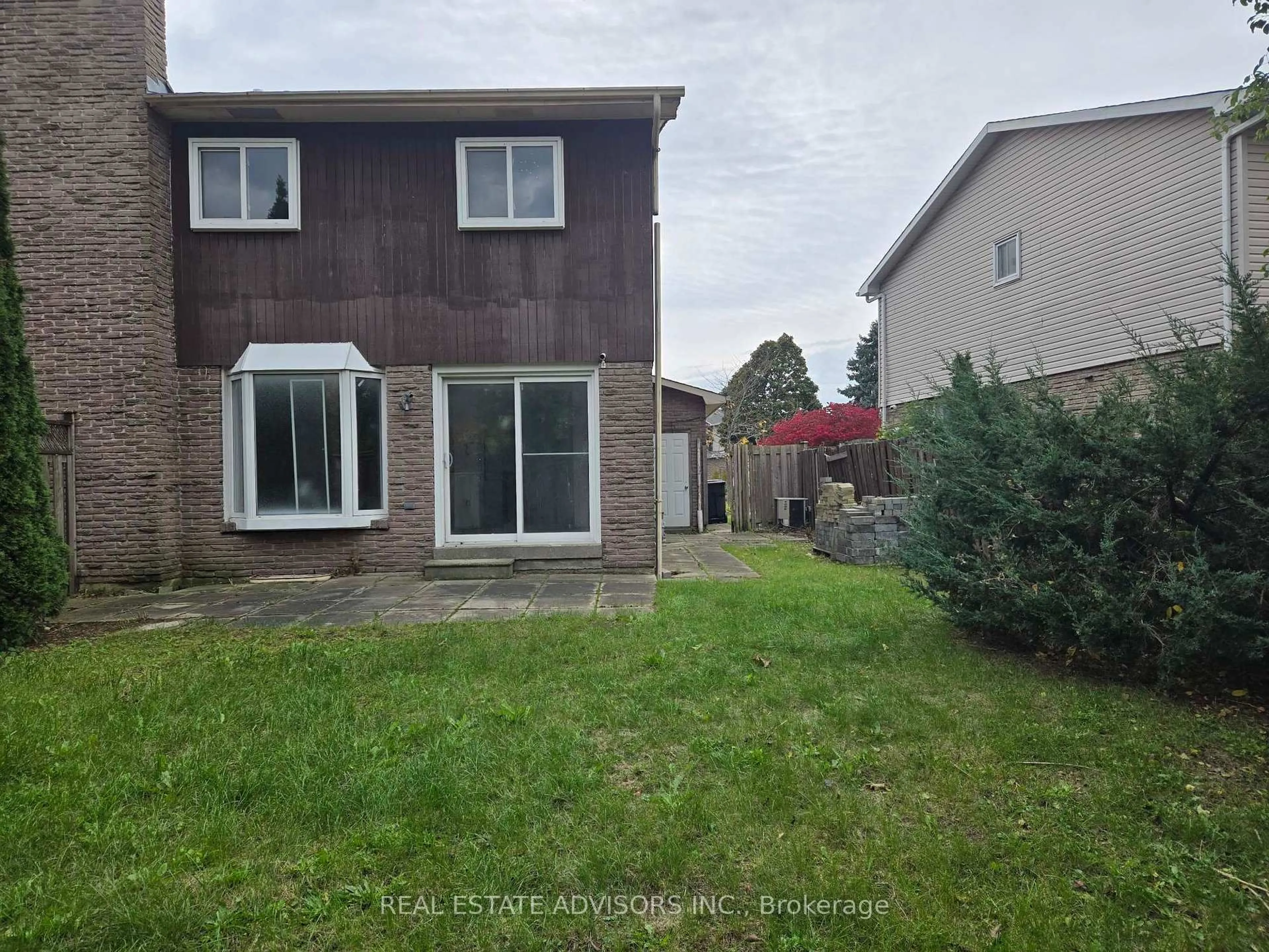 A pic from outside/outdoor area/front of a property/back of a property/a pic from drone, street for 238 Braymore Blvd, Toronto Ontario M1B 2G8