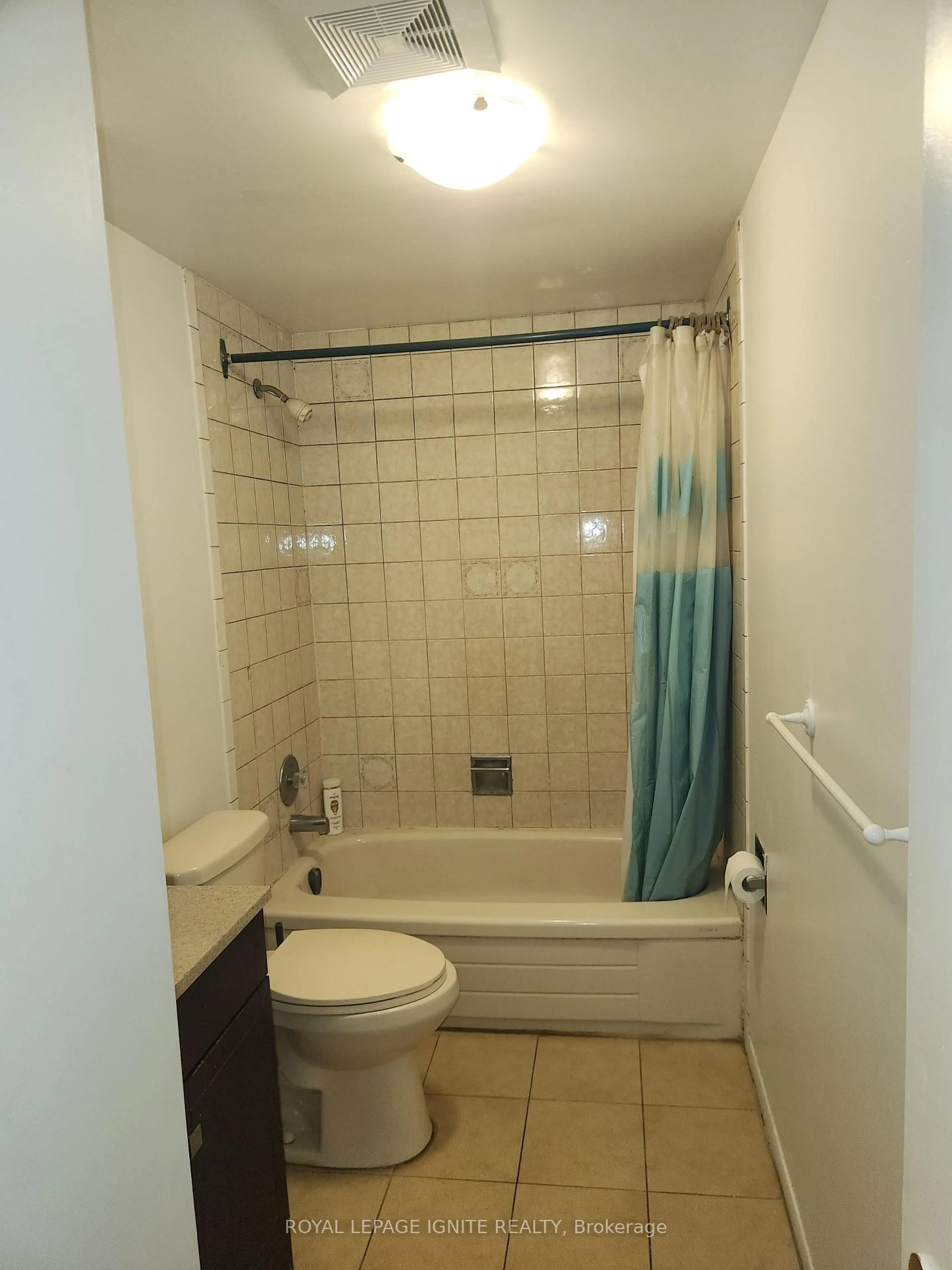 Standard bathroom, unknown for 33 Lysander Crt, Toronto Ontario M1V 3R2