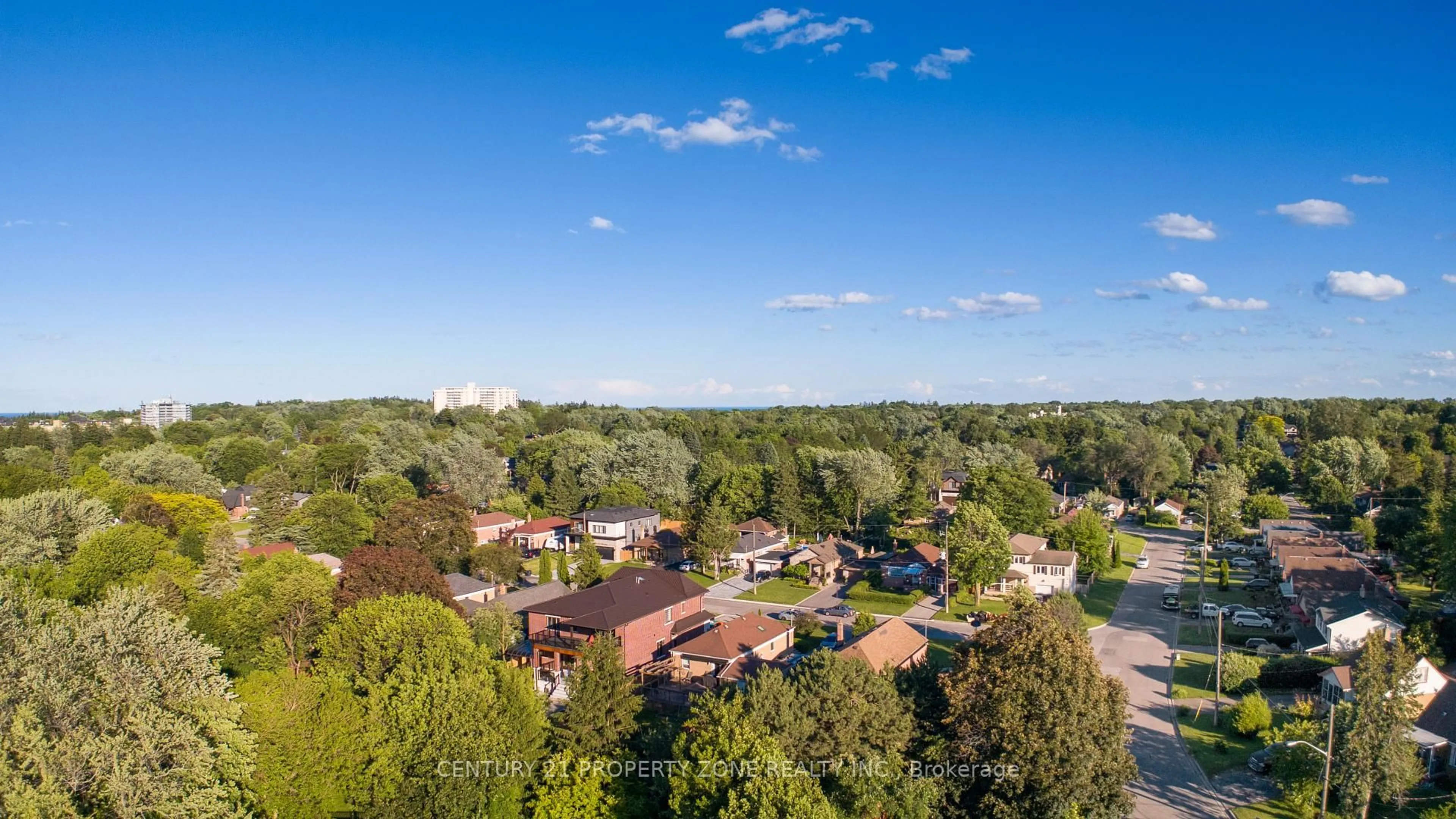 A pic from outside/outdoor area/front of a property/back of a property/a pic from drone, unknown for 37 Adanac Dr, Toronto Ontario M1M 2E5