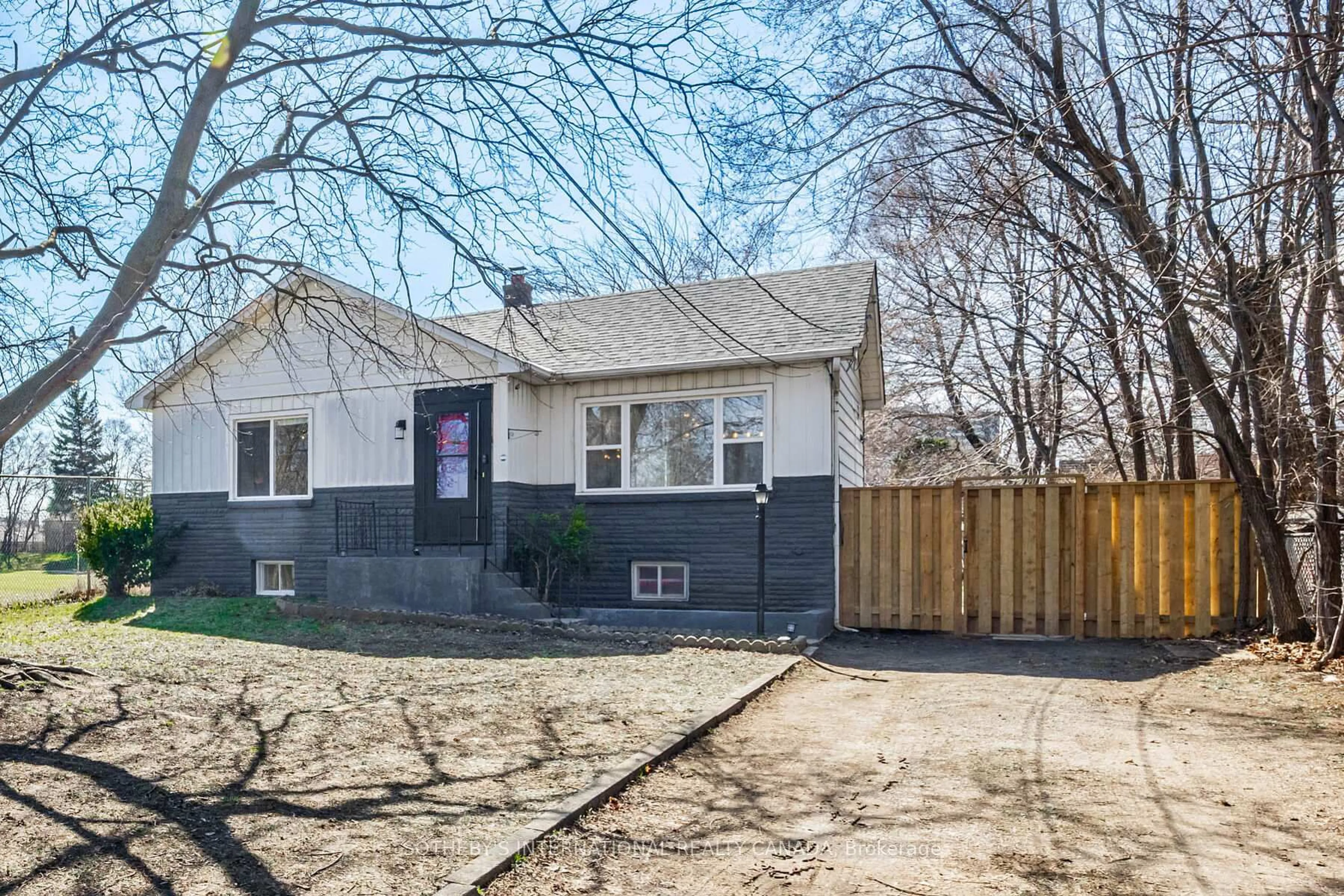 Unknown for 4075A Lawrence Ave, Toronto Ontario M1E 2R6