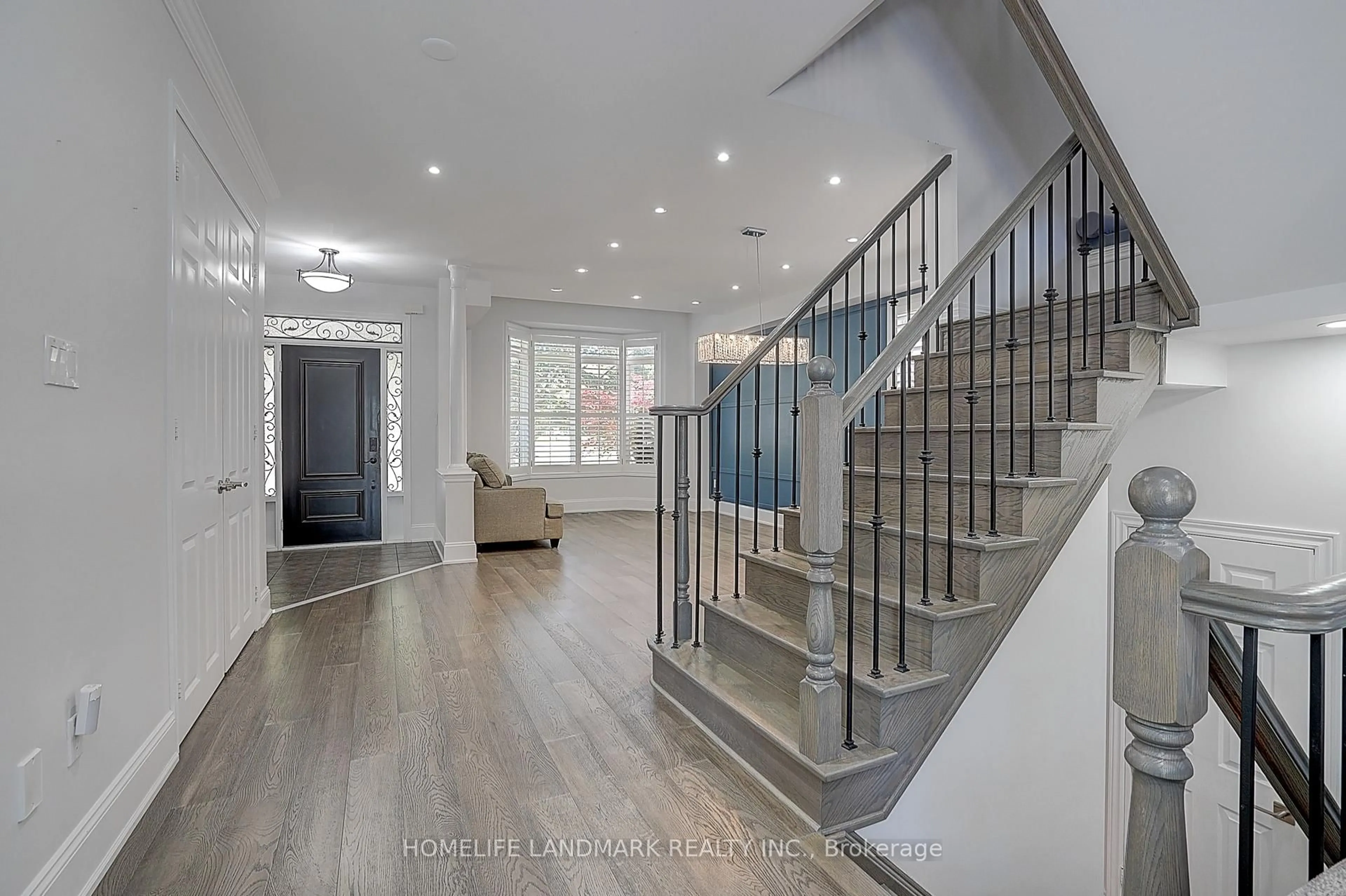 Unknown for 28 Hunwicks Cres, Ajax Ontario L1Z 0E4