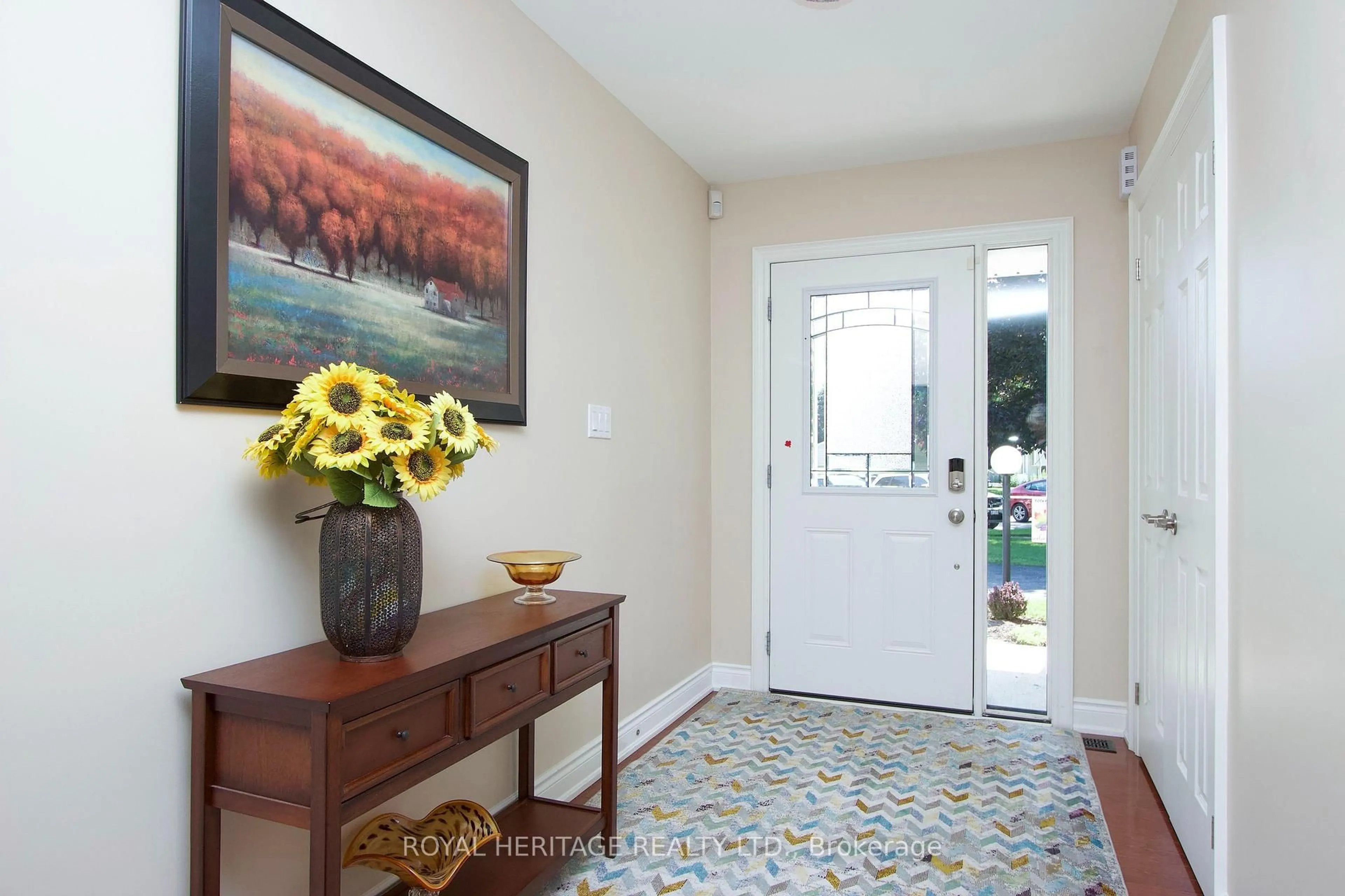 Indoor entryway for 128 Wilmot Tr, Clarington Ontario L1B 1B9