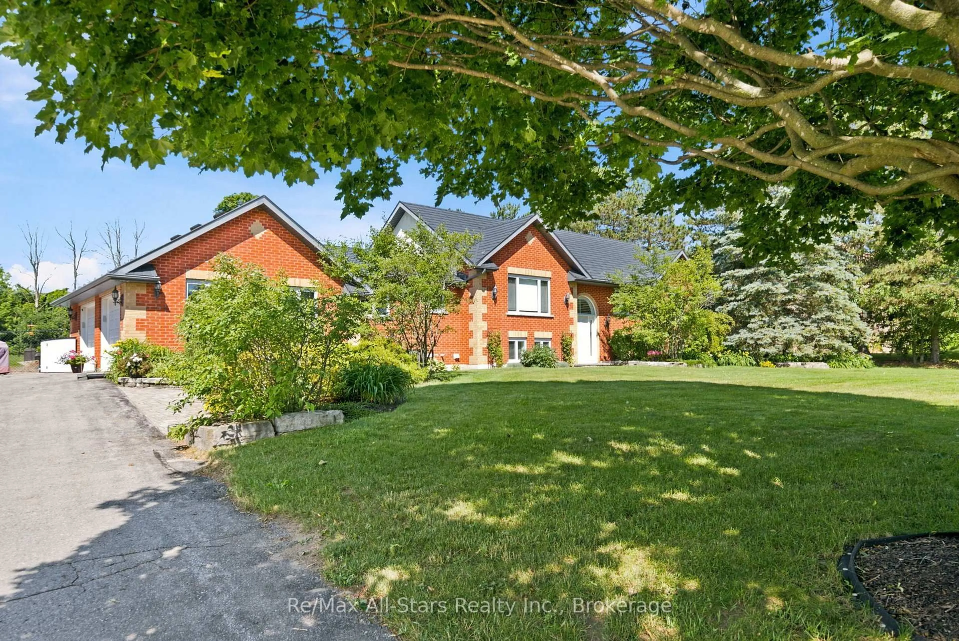 A pic from outside/outdoor area/front of a property/back of a property/a pic from drone, street for 21180 Brunon Ave, Scugog Ontario L0C 1G0