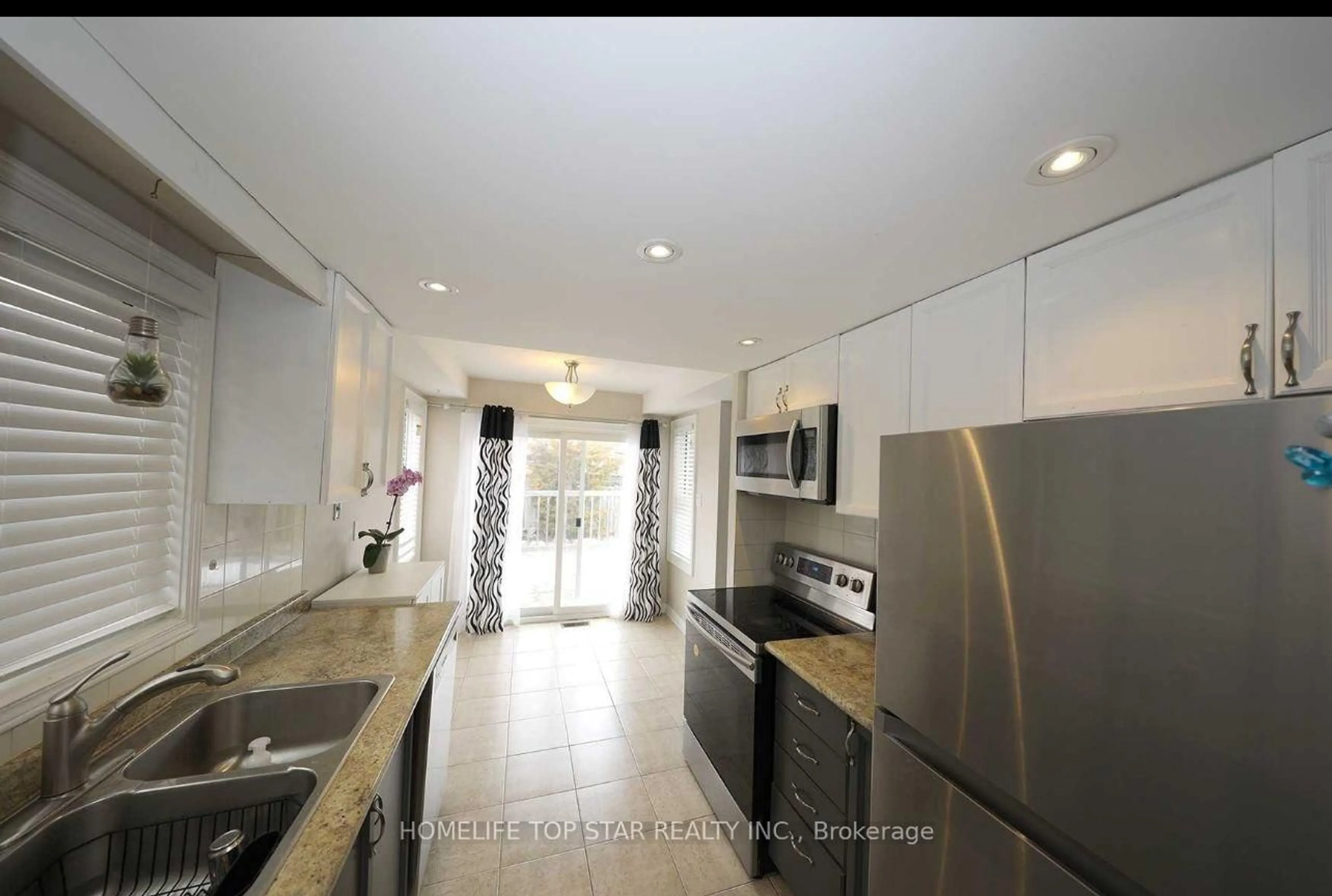 Unknown for 32 Millington Cres, Ajax Ontario L1T 1R3