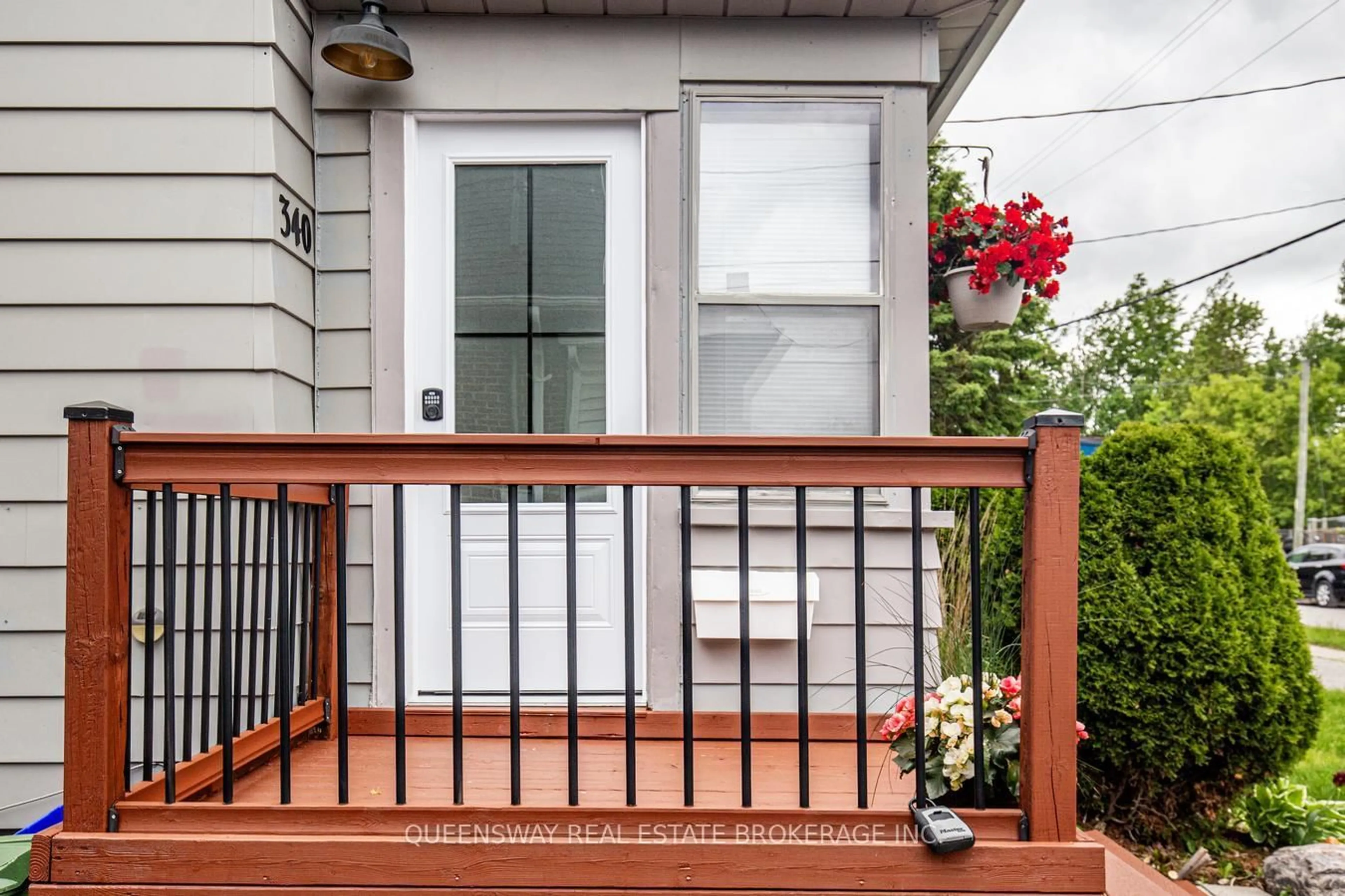 Patio, street for 340 French St, Oshawa Ontario L1G 5N7