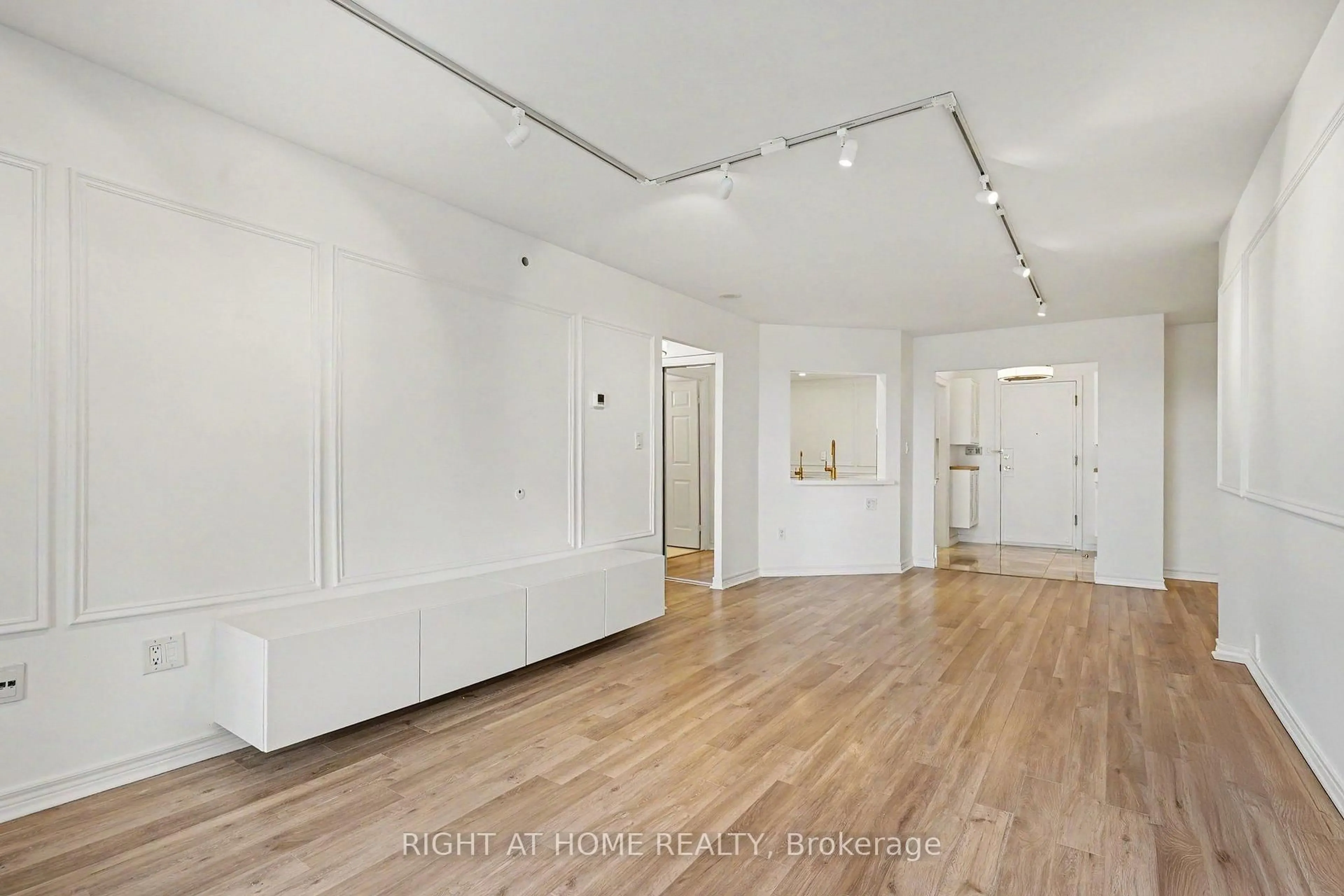 Unknown for 228 Bonis Ave #1612, Toronto Ontario M1T 3W4