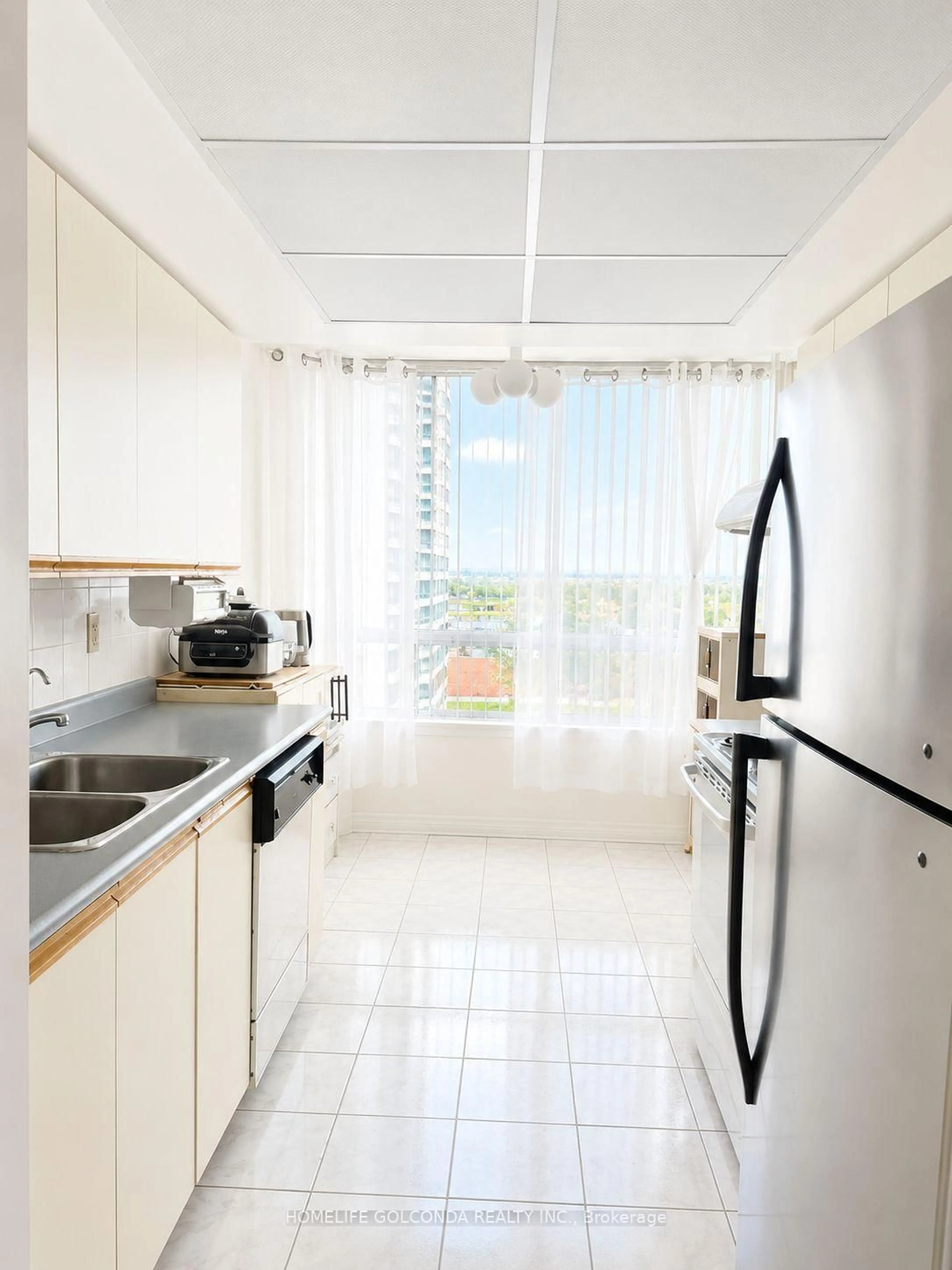 Standard kitchen, unknown for 330 Alton Towers Circ #912, Toronto Ontario M1V 5H3