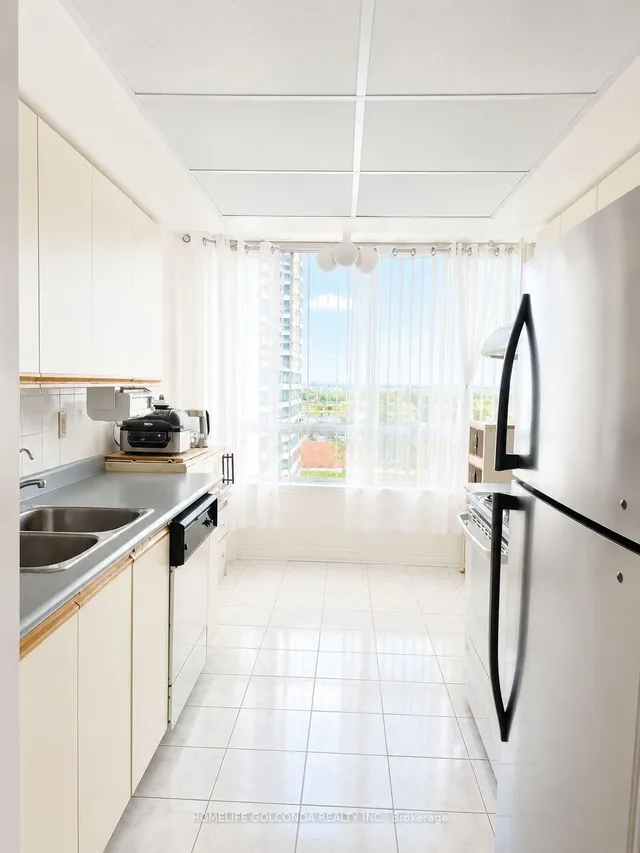 330 Alton Towers Circ #912, Toronto 5