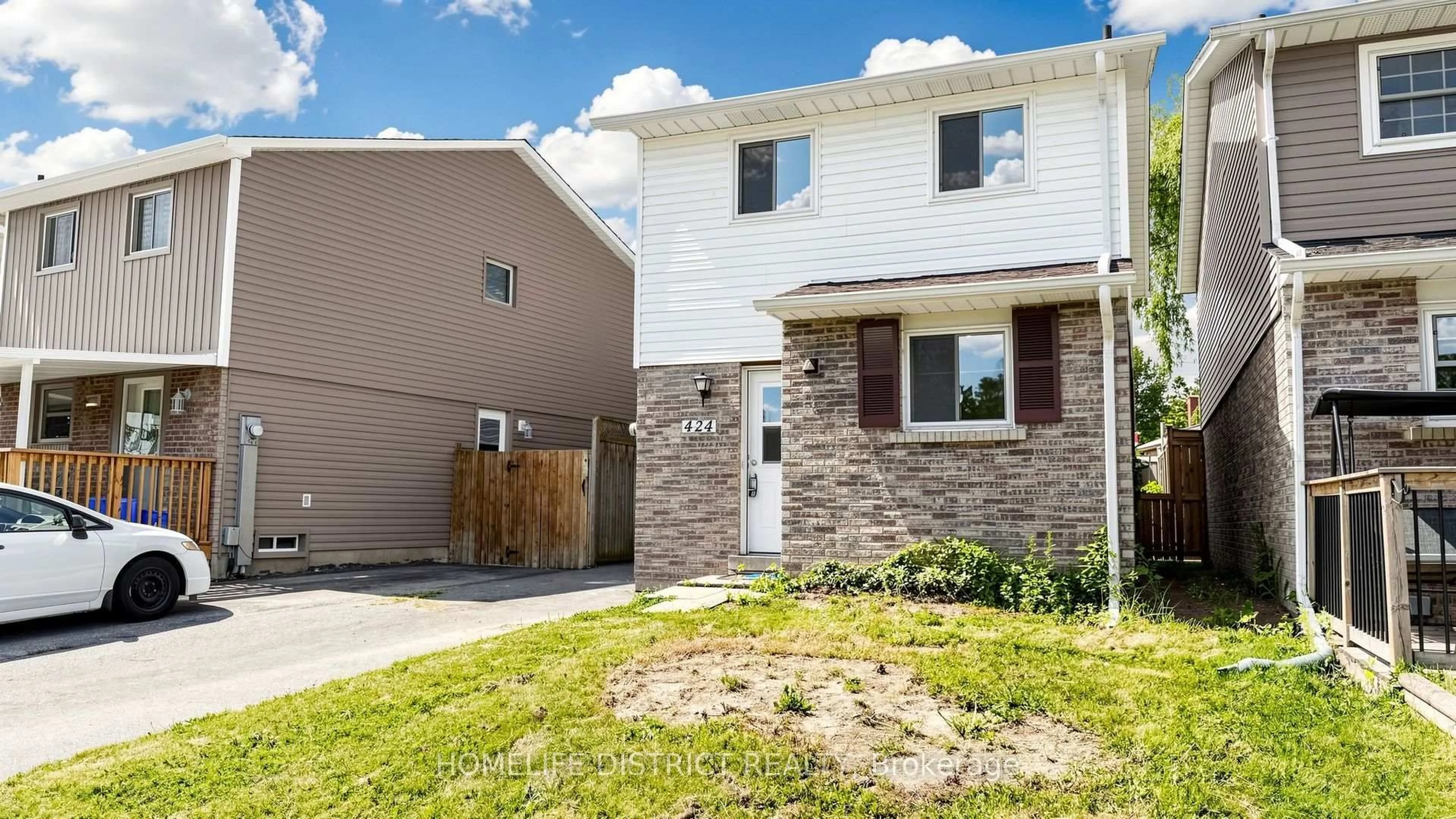 Home with brick exterior material, street for 424 Chaleur Ave, Oshawa Ontario L1J 6N7