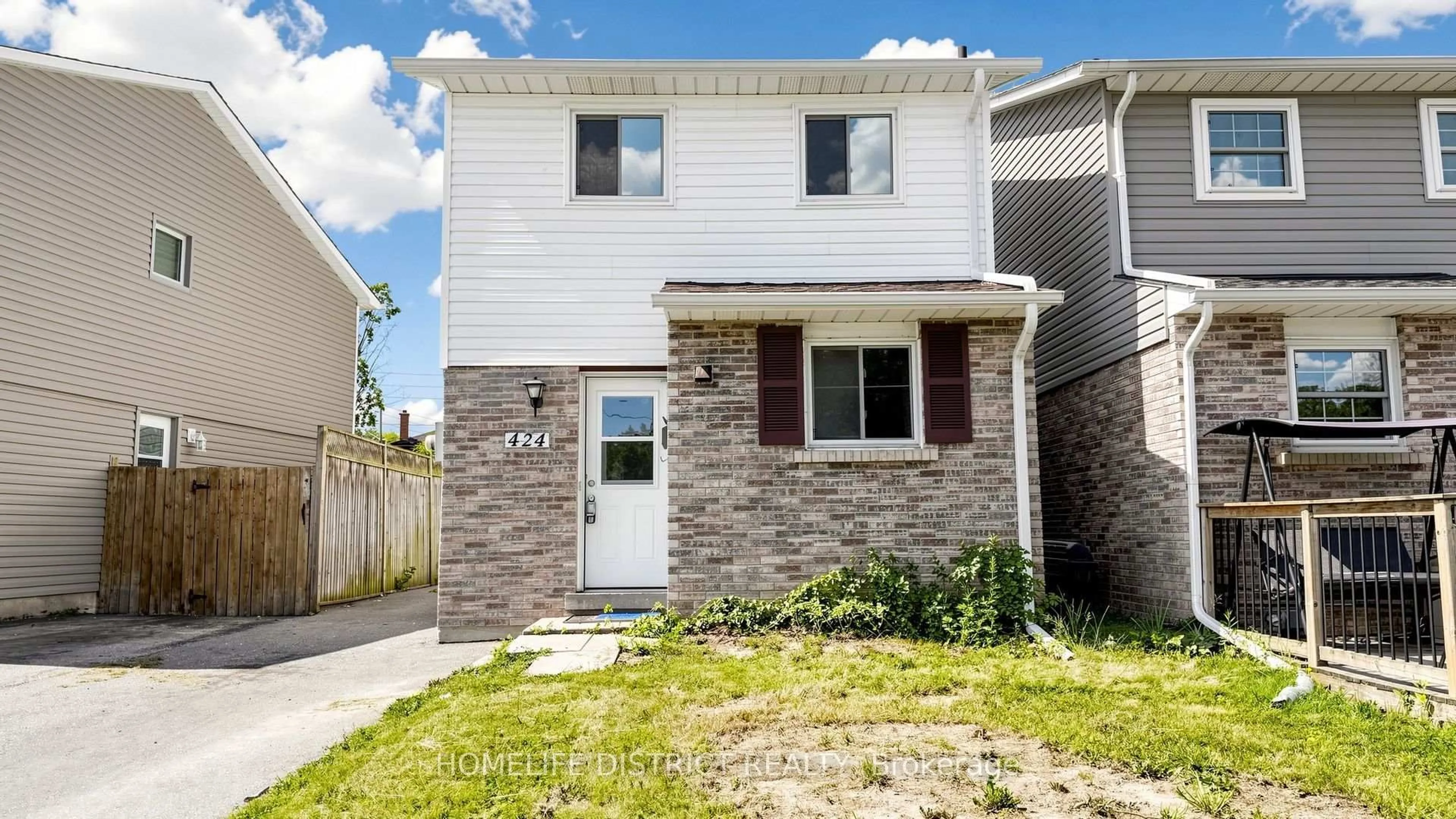 Home with brick exterior material, street for 424 Chaleur Ave, Oshawa Ontario L1J 6N7