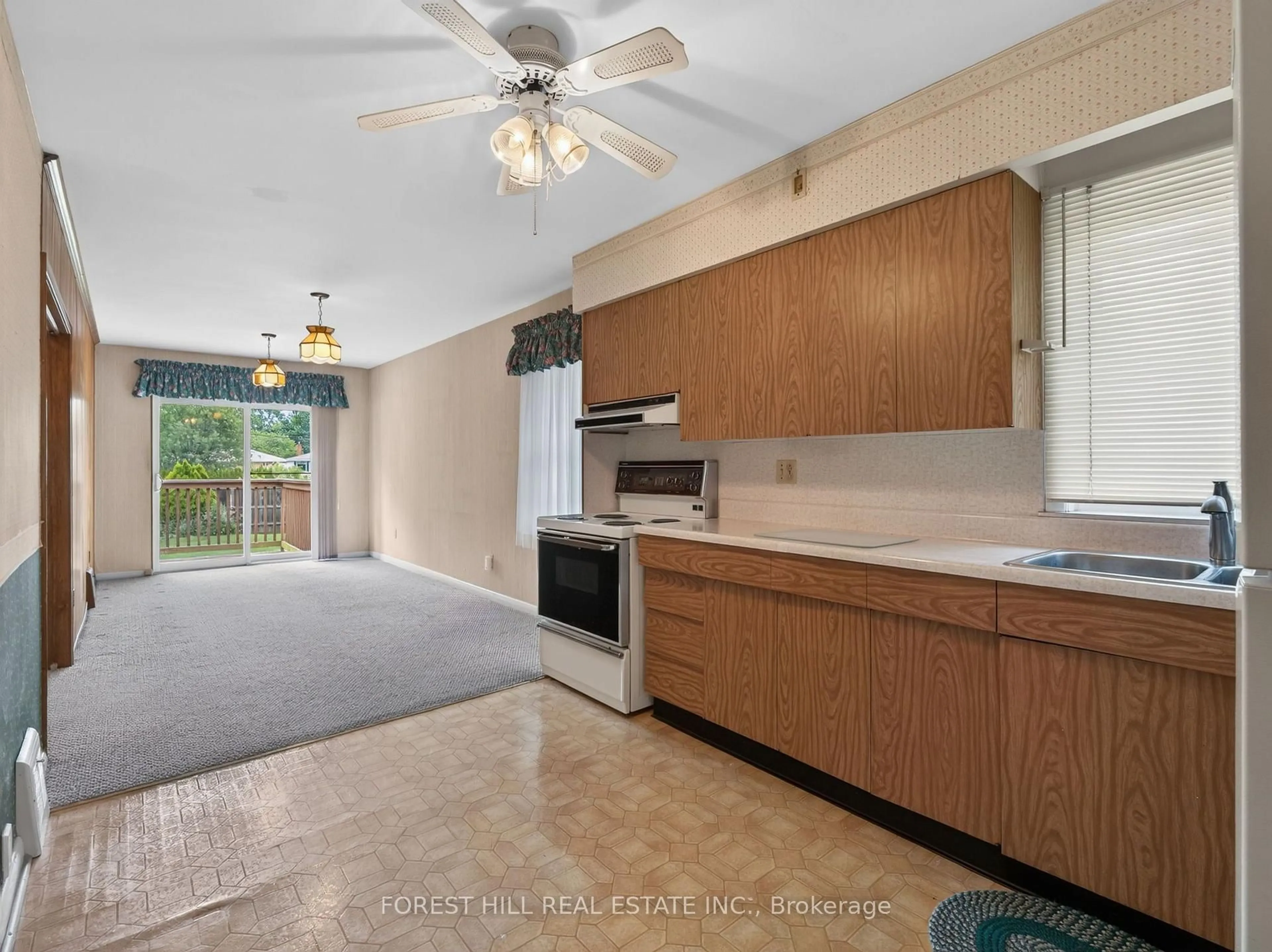 Standard kitchen, ceramic/tile floor for 98 Marchington Circ, Toronto Ontario M1R 3M7