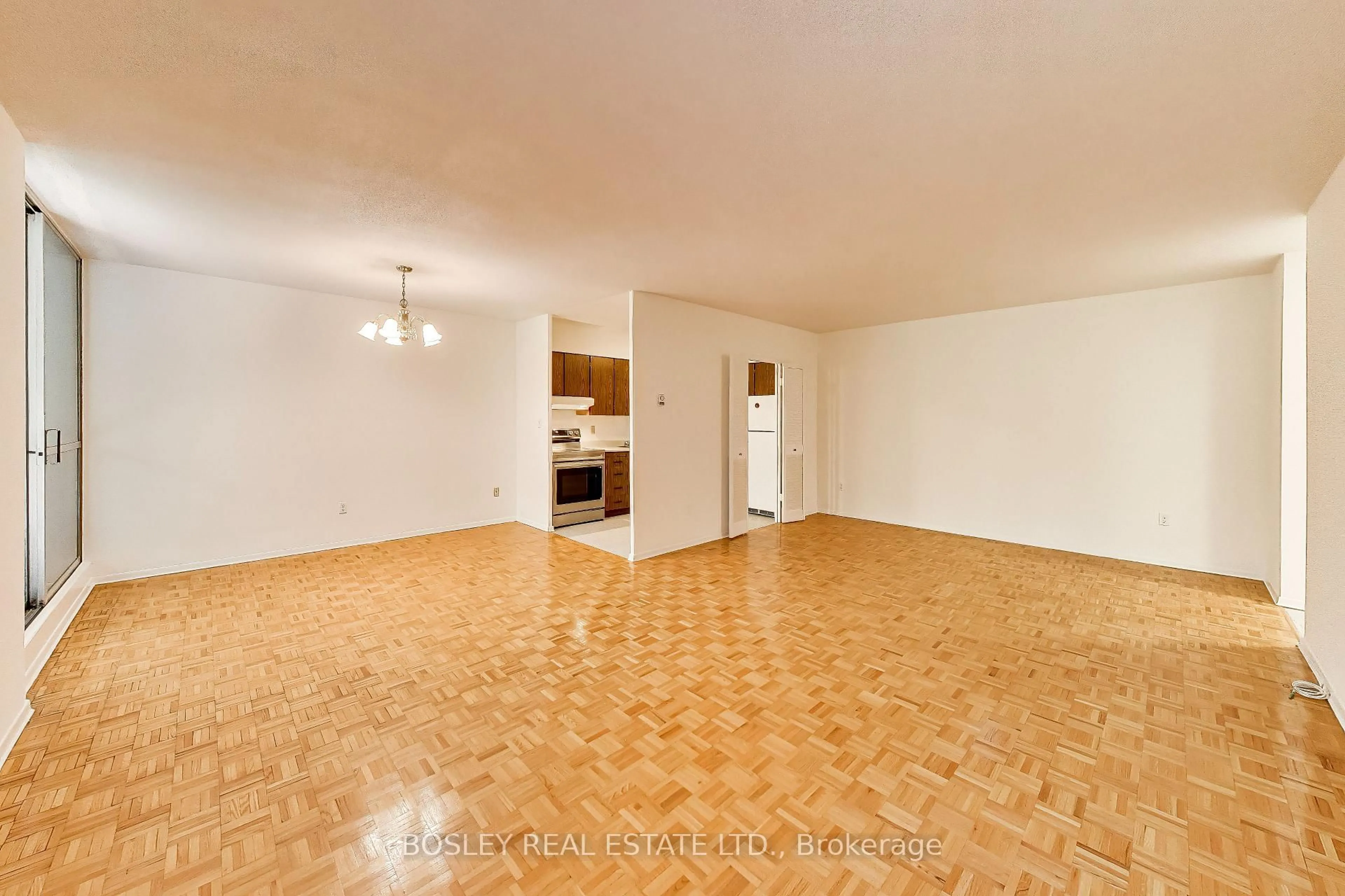 A pic of a room for 6 Crescent Town Rd #302, Toronto Ontario M4C 5L3